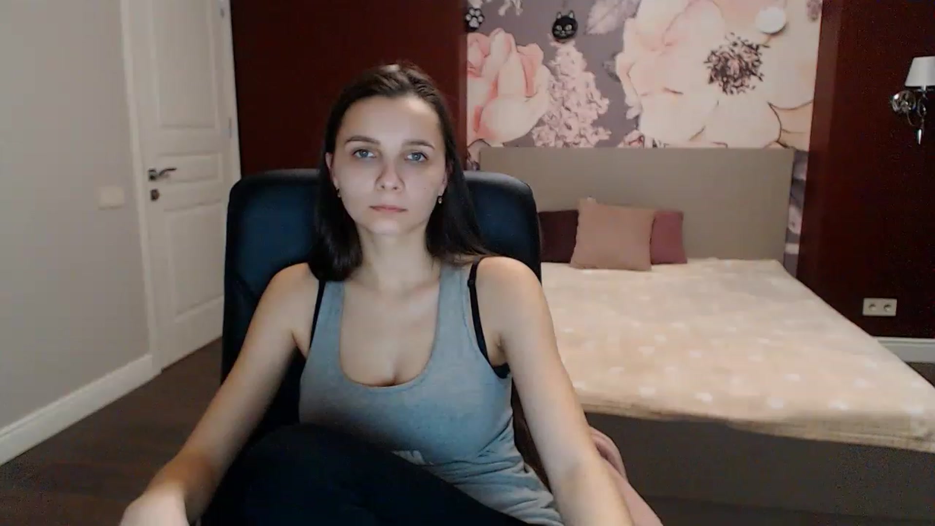 Gallery image thumbnail from Karina_Mils's myfreecams stream on, 01/10/2023, 09:47 image 16 of 20