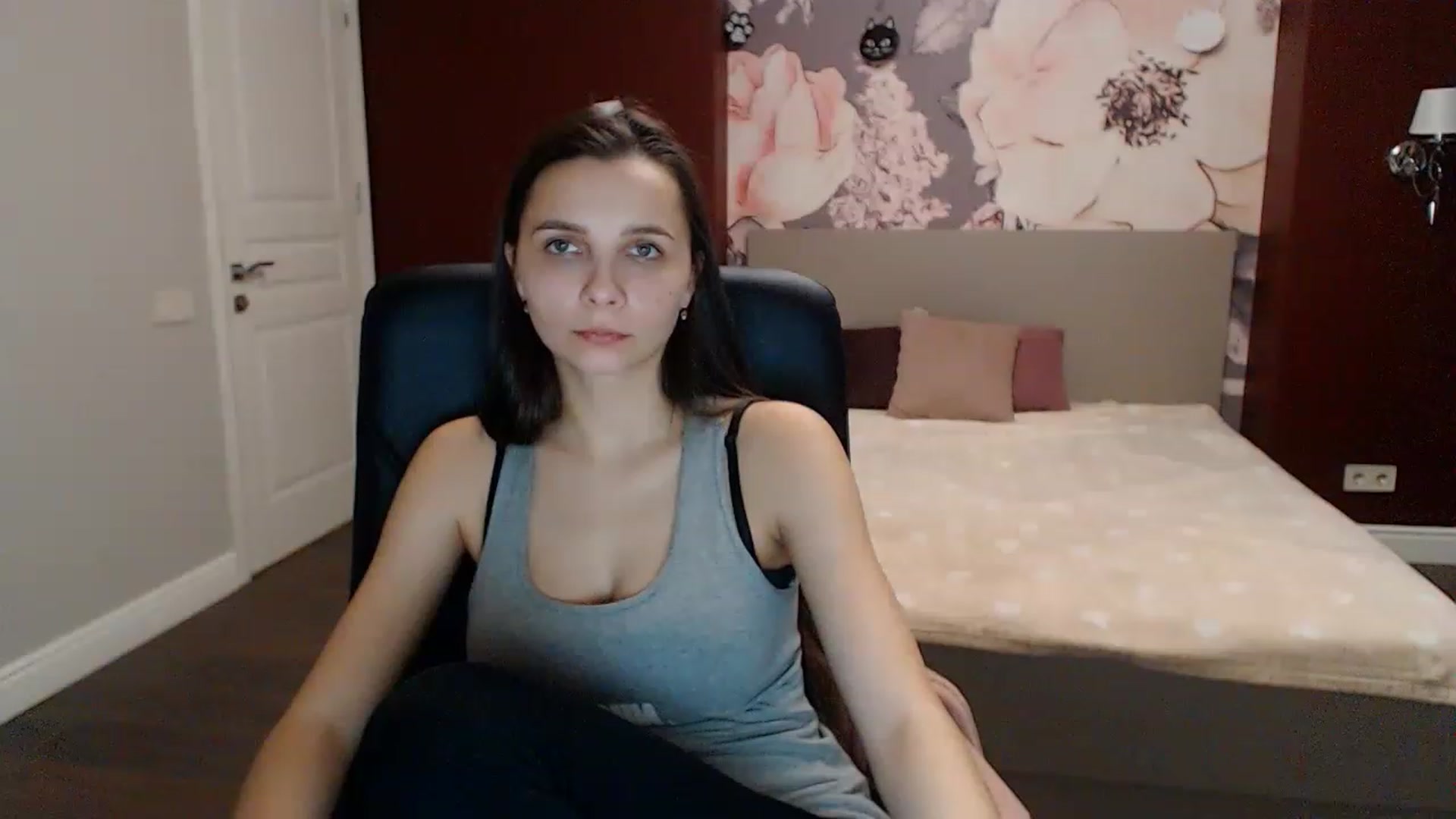 Gallery image thumbnail from Karina_Mils's myfreecams stream on, 01/10/2023, 09:47 image 18 of 20