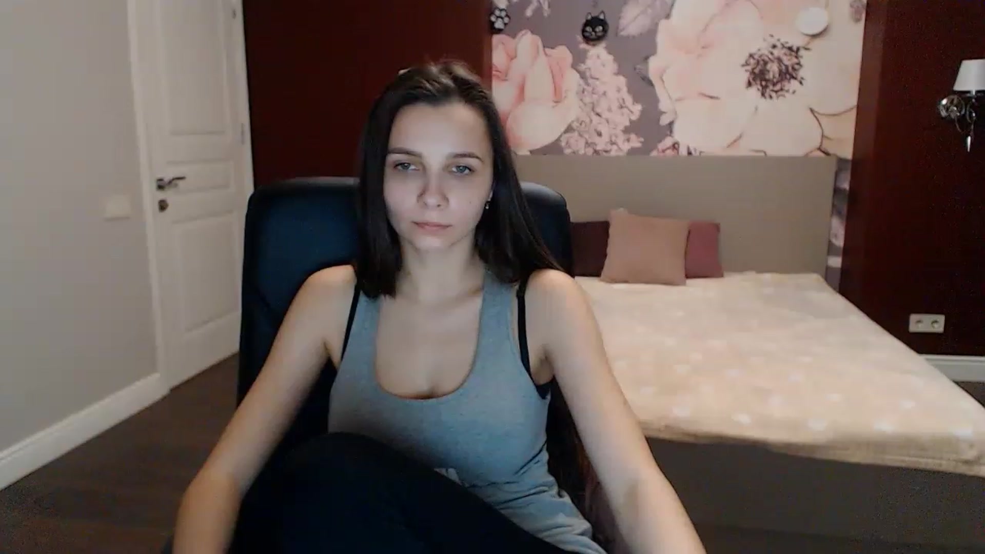 Gallery image thumbnail from Karina_Mils's myfreecams stream on, 01/10/2023, 09:47 image 14 of 20