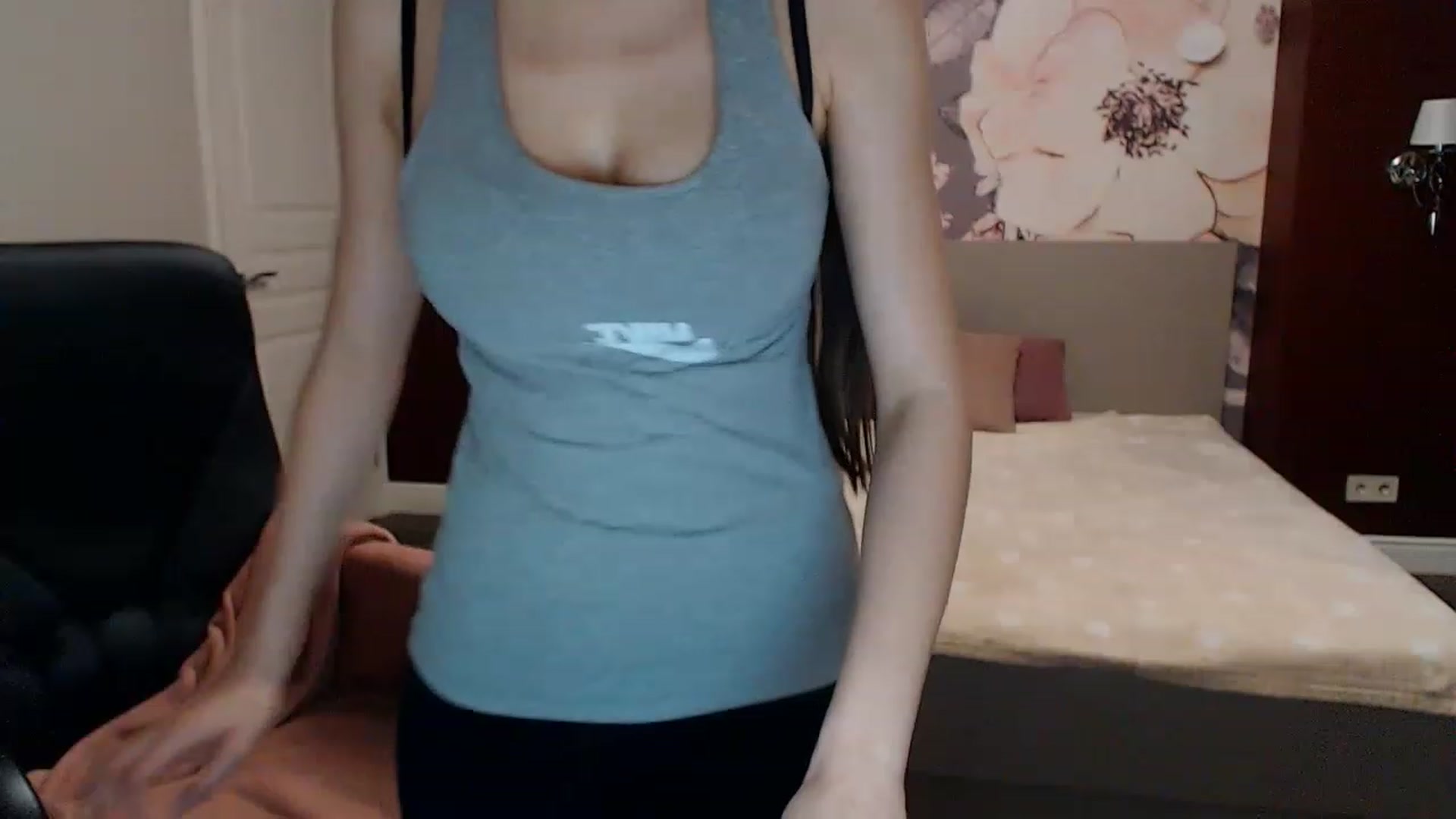 Gallery image thumbnail from Karina_Mils's myfreecams stream on, 01/10/2023, 09:47 image 8 of 20