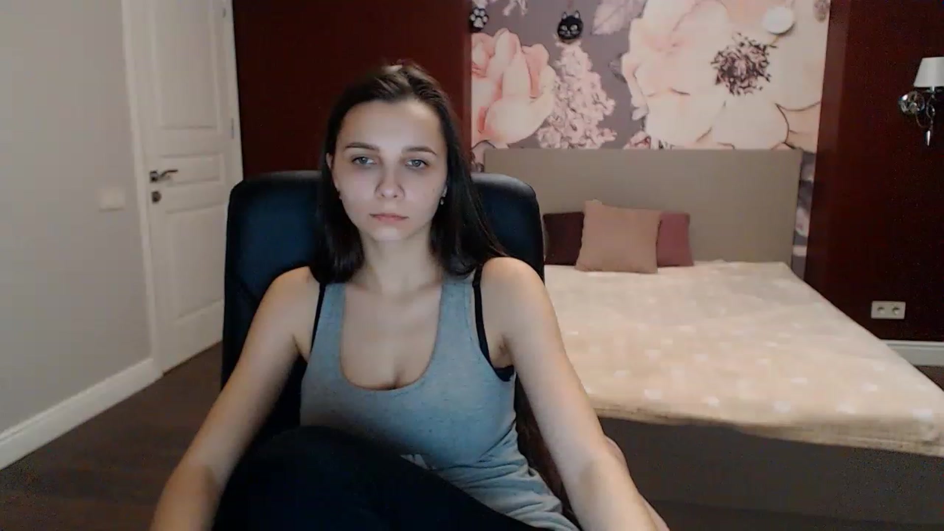 Gallery image thumbnail from Karina_Mils's myfreecams stream on, 01/10/2023, 09:47 image 15 of 20