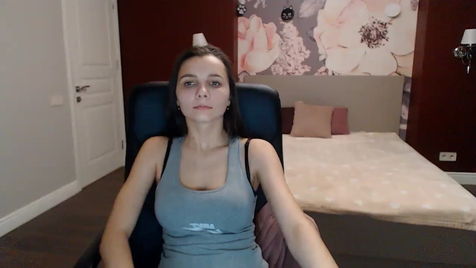Gallery image thumbnail from Karina_Mils's myfreecams stream on, 01/10/2023, 09:47 image 13 of 20