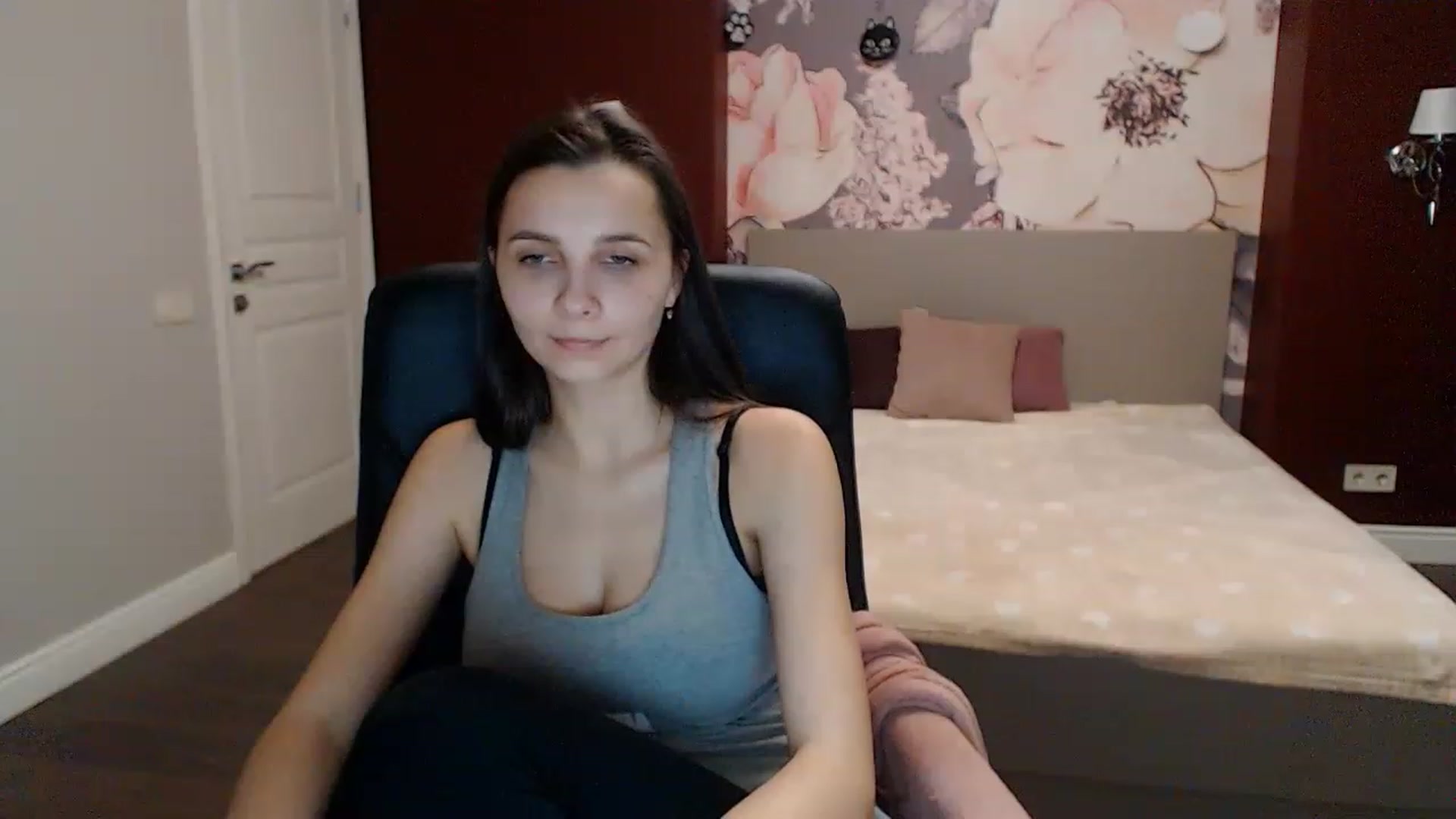 Gallery image thumbnail from Karina_Mils's myfreecams stream on, 01/10/2023, 09:47 image 20 of 20