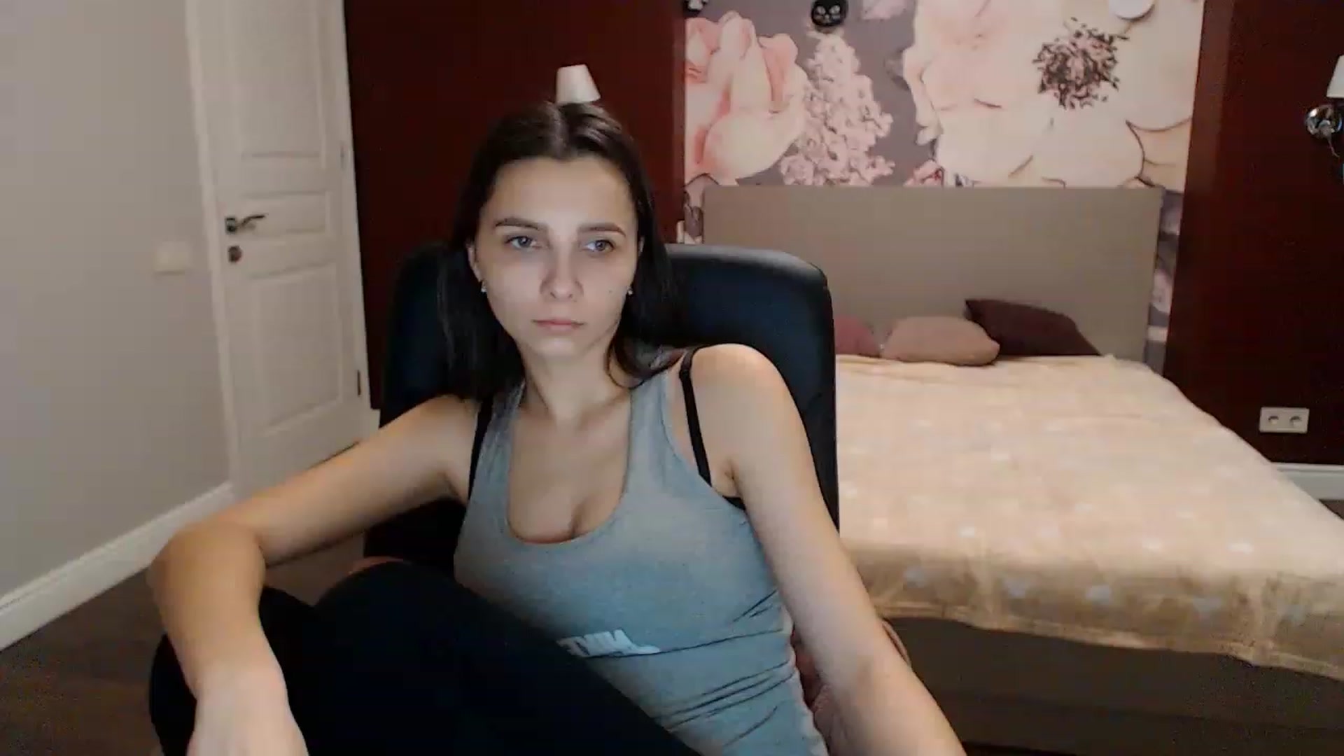 Gallery image thumbnail from Karina_Mils's myfreecams stream on, 01/12/2023, 09:40 image 4 of 20