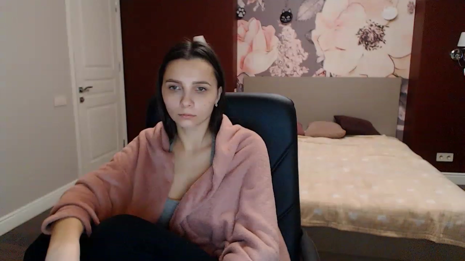 Gallery image thumbnail from Karina_Mils's myfreecams stream on, 01/12/2023, 09:40 image 20 of 20