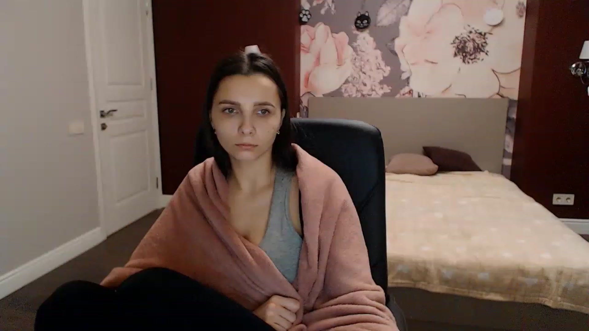 Gallery image thumbnail from Karina_Mils's myfreecams stream on, 01/12/2023, 09:40 image 18 of 20