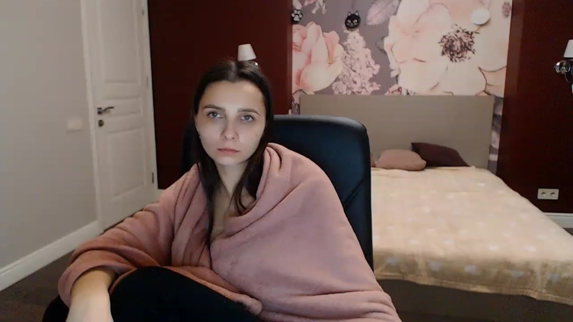 Gallery image thumbnail from Karina_Mils's myfreecams stream on, 01/12/2023, 10:41 image 6 of 20