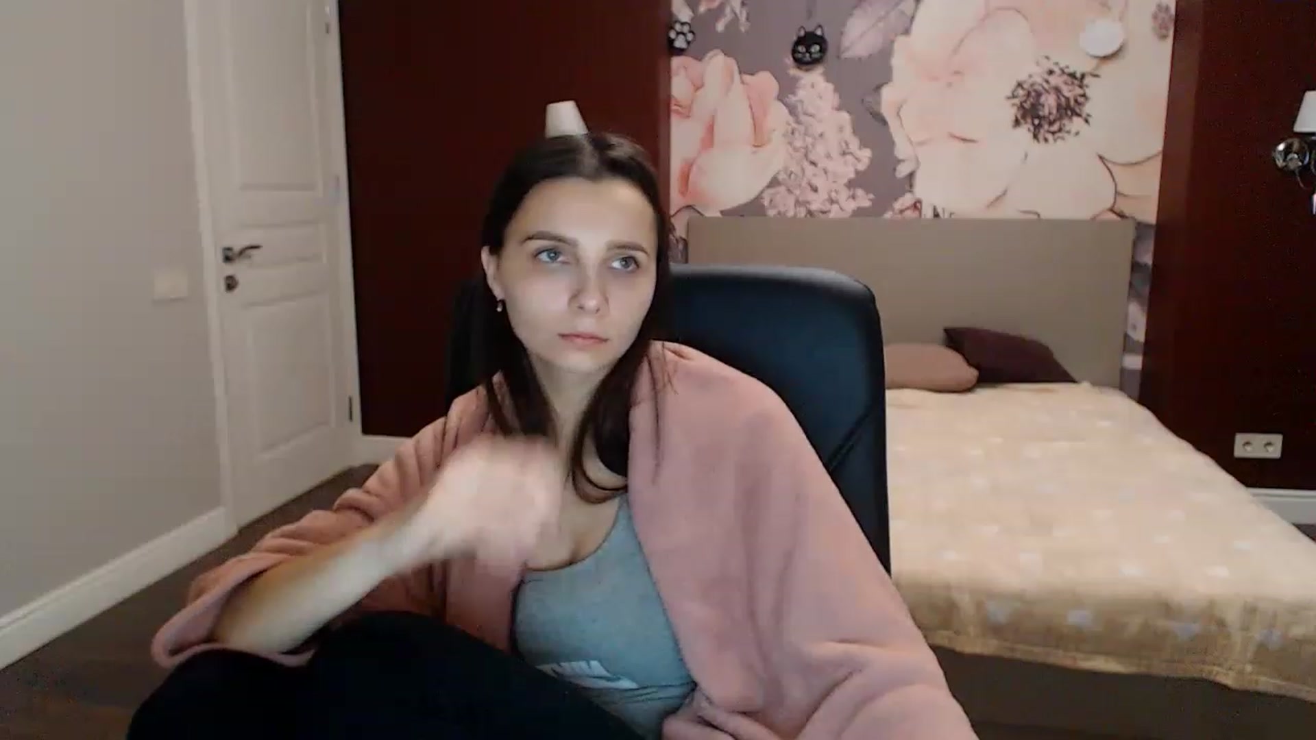 Gallery image thumbnail from Karina_Mils's myfreecams stream on, 01/12/2023, 10:41 image 12 of 20