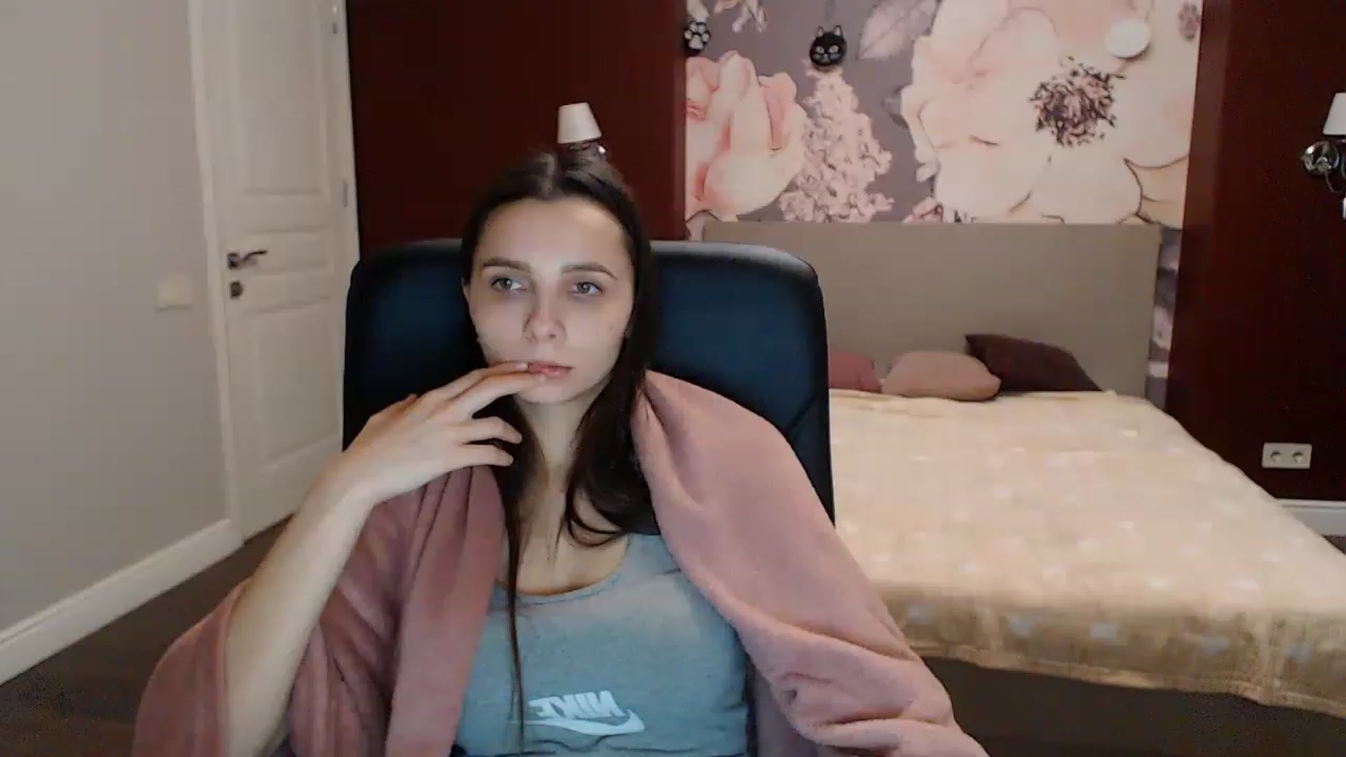 Gallery image thumbnail from Karina_Mils's myfreecams stream on, 01/12/2023, 10:41 image 16 of 20