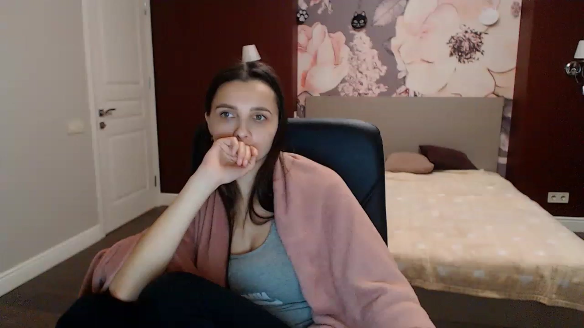 Gallery image thumbnail from Karina_Mils's myfreecams stream on, 01/12/2023, 10:41 image 13 of 20