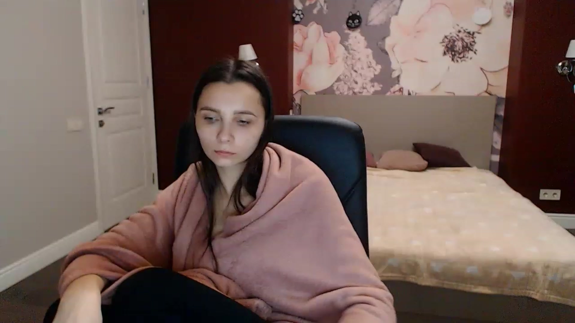 Gallery image thumbnail from Karina_Mils's myfreecams stream on, 01/12/2023, 10:41 image 5 of 20
