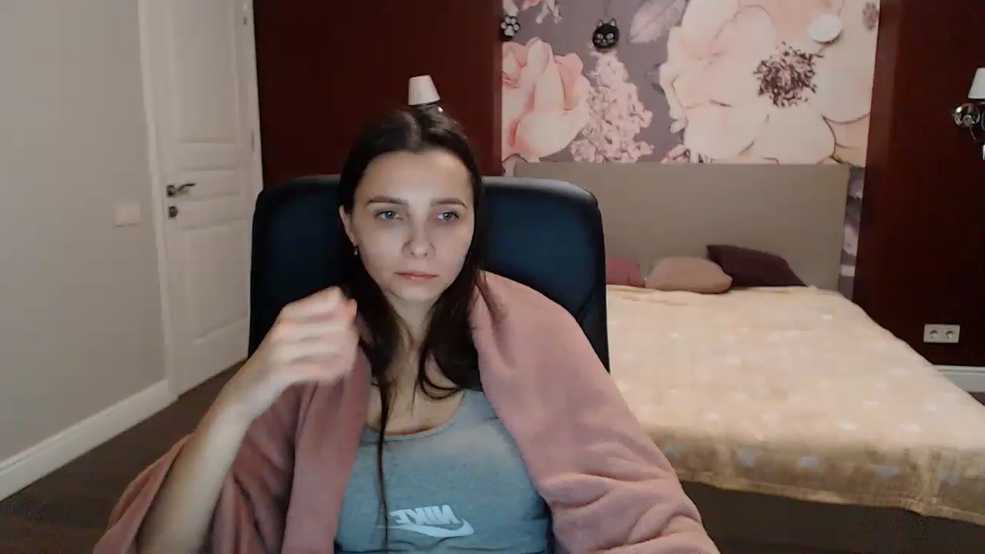 Gallery image thumbnail from Karina_Mils's myfreecams stream on, 01/12/2023, 10:41 image 15 of 20