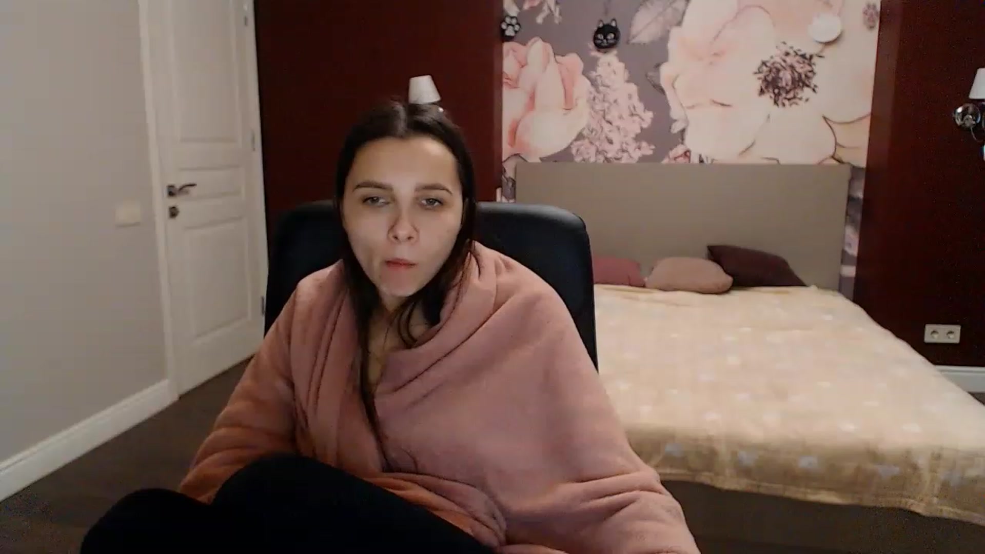 Gallery image thumbnail from Karina_Mils's myfreecams stream on, 01/12/2023, 10:41 image 1 of 20