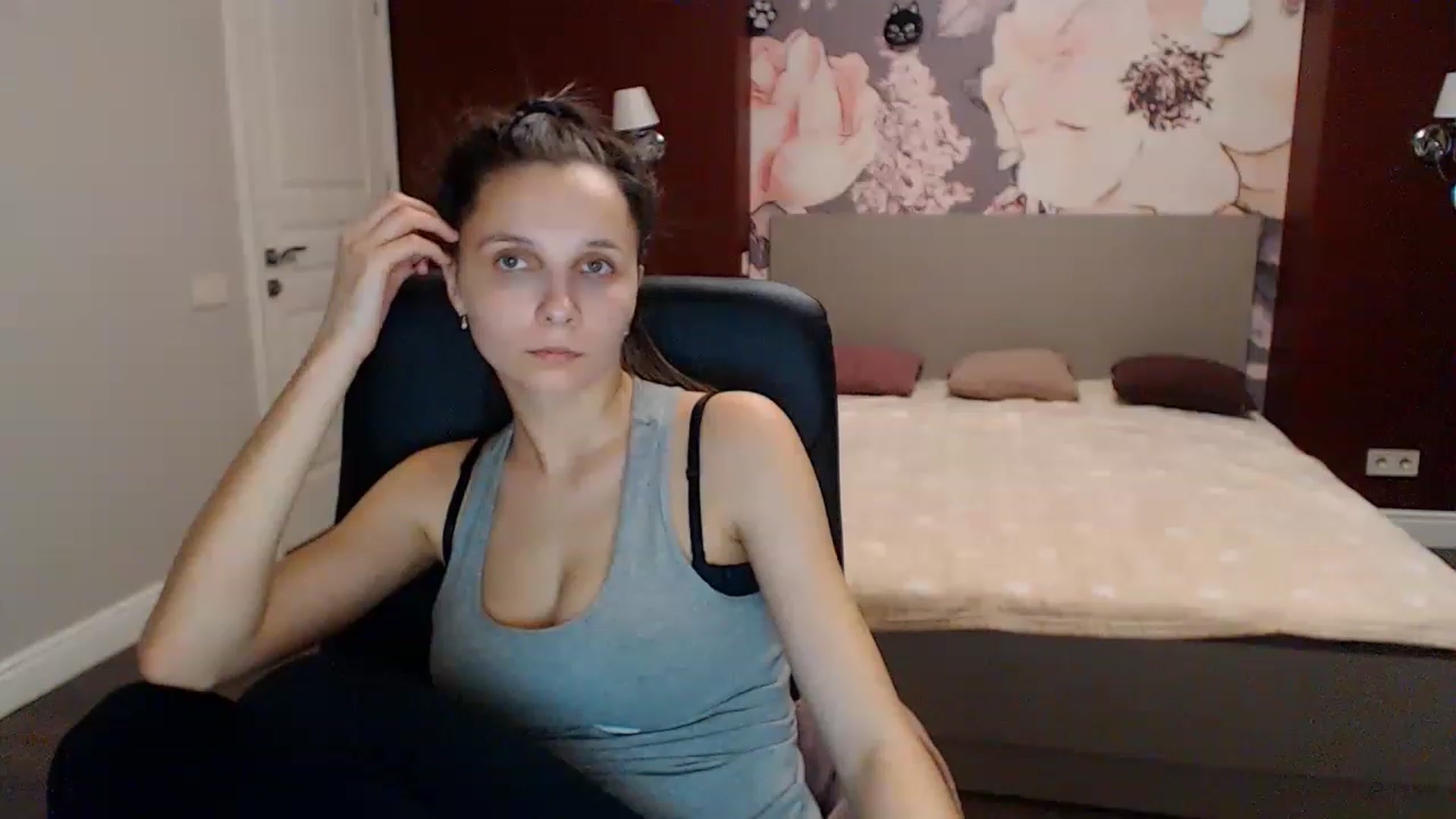 Gallery image thumbnail from Karina_Mils's myfreecams stream on, 01/13/2023, 08:31 image 20 of 20