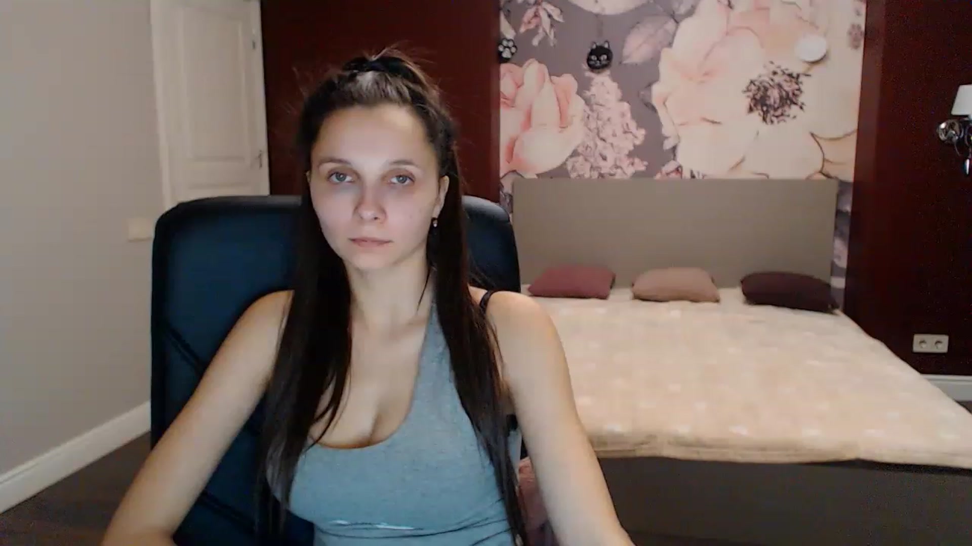 Gallery image thumbnail from Karina_Mils's myfreecams stream on, 01/13/2023, 08:31 image 6 of 20