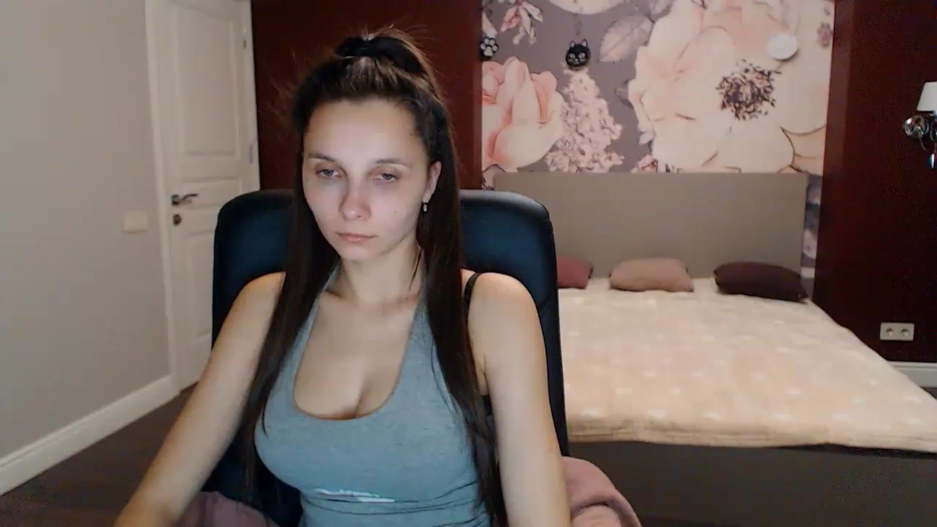 Gallery image thumbnail from Karina_Mils's myfreecams stream on, 01/13/2023, 08:31 image 5 of 20