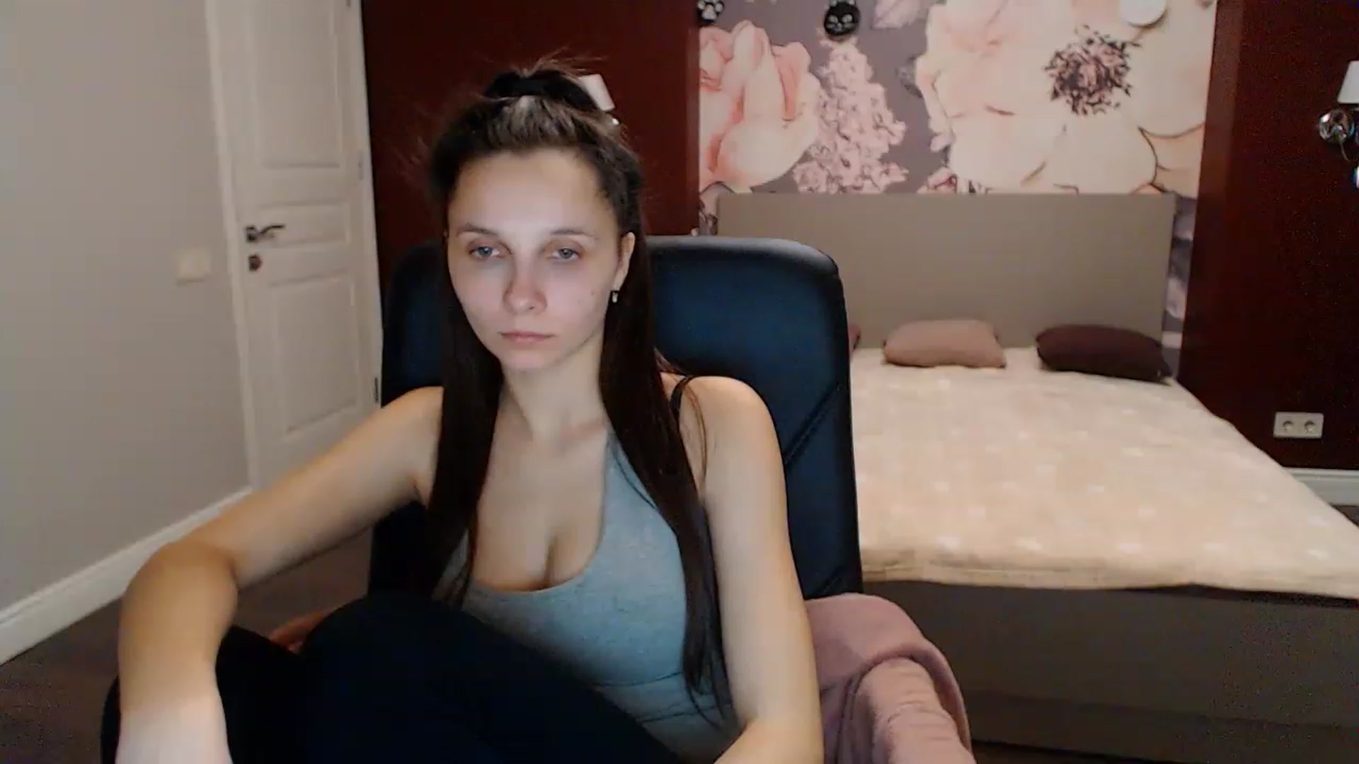 Gallery image thumbnail from Karina_Mils's myfreecams stream on, 01/13/2023, 08:31 image 3 of 20