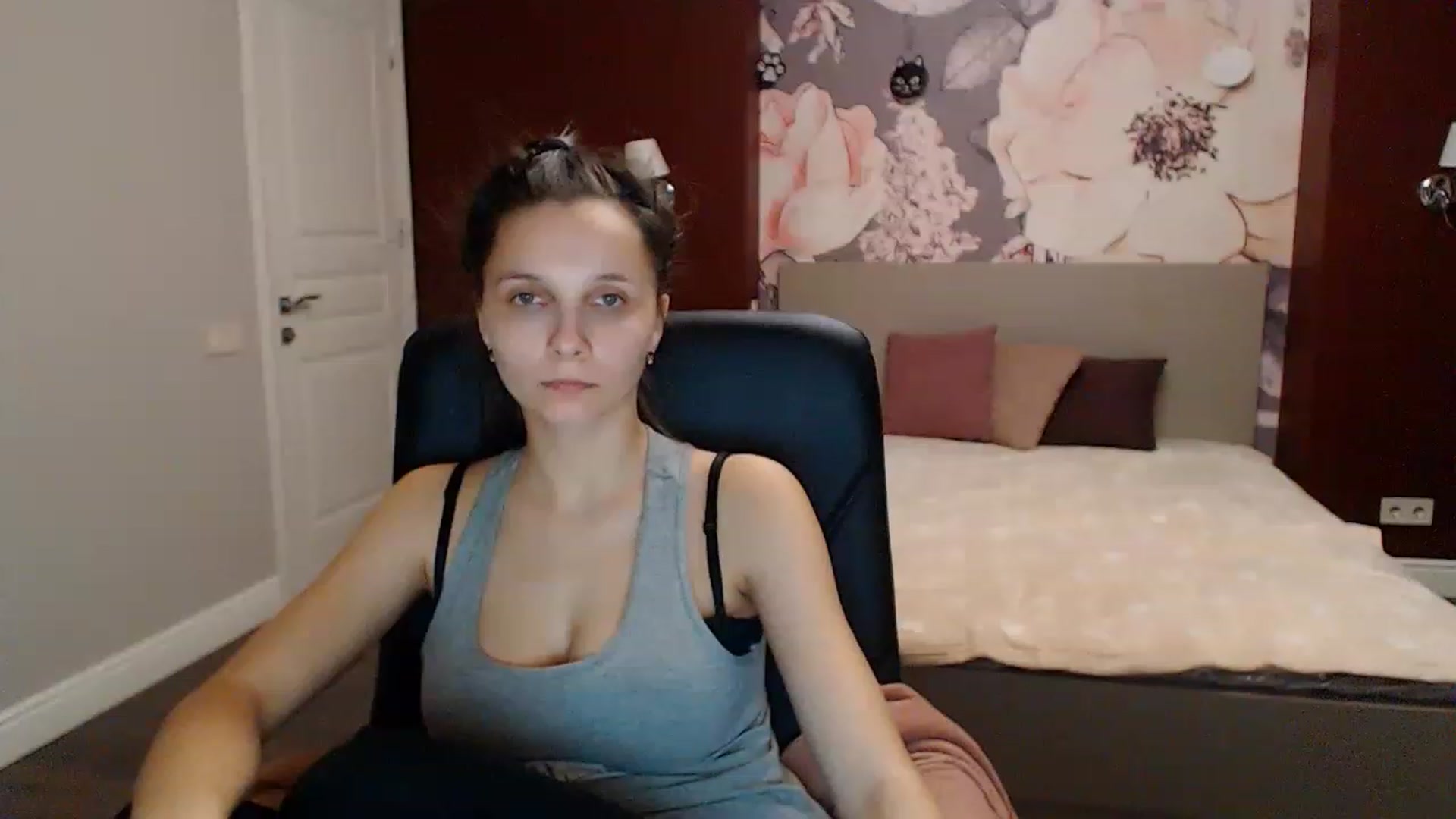 Gallery image thumbnail from Karina_Mils's myfreecams stream on, 01/13/2023, 15:22 image 12 of 20