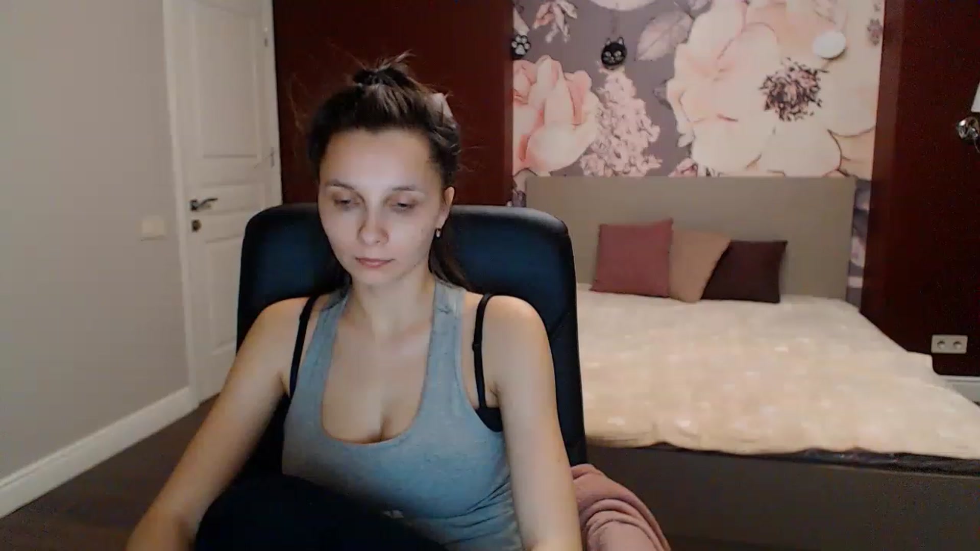 Gallery image thumbnail from Karina_Mils's myfreecams stream on, 01/13/2023, 15:22 image 20 of 20