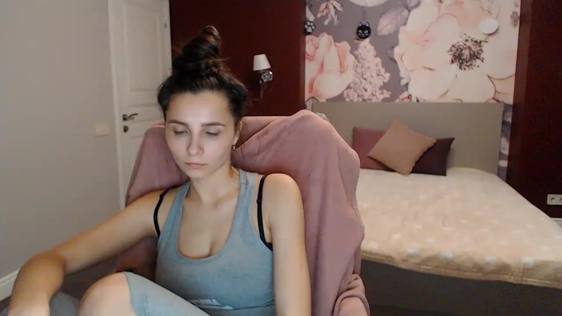 Gallery image thumbnail from Karina_Mils's myfreecams stream on, 01/15/2023, 15:48 image 10 of 20