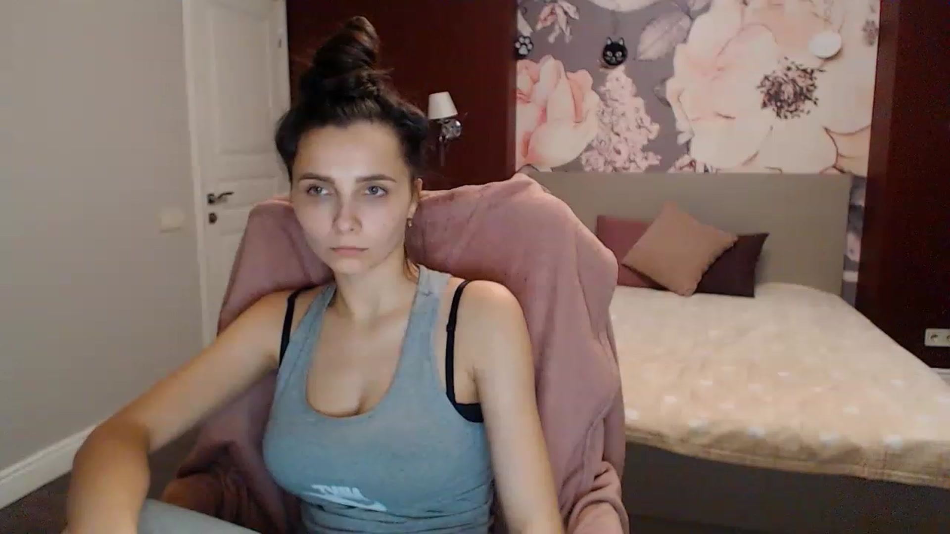 Gallery image thumbnail from Karina_Mils's myfreecams stream on, 01/15/2023, 15:48 image 4 of 20