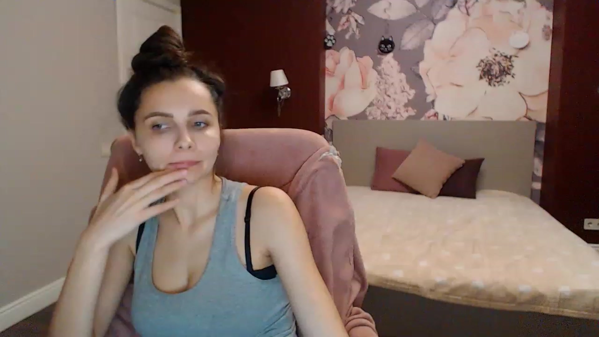 Gallery image thumbnail from Karina_Mils's myfreecams stream on, 01/15/2023, 15:48 image 19 of 20