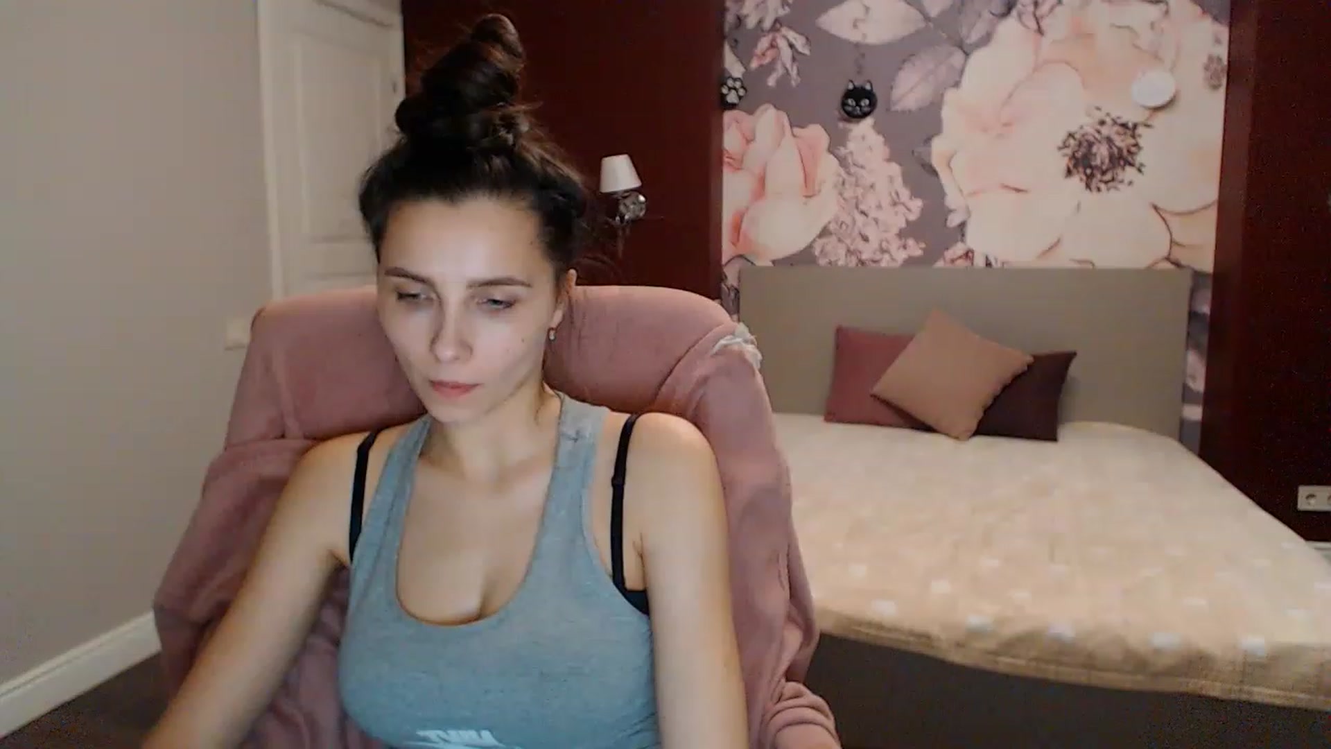 Gallery image thumbnail from Karina_Mils's myfreecams stream on, 01/15/2023, 15:48 image 18 of 20