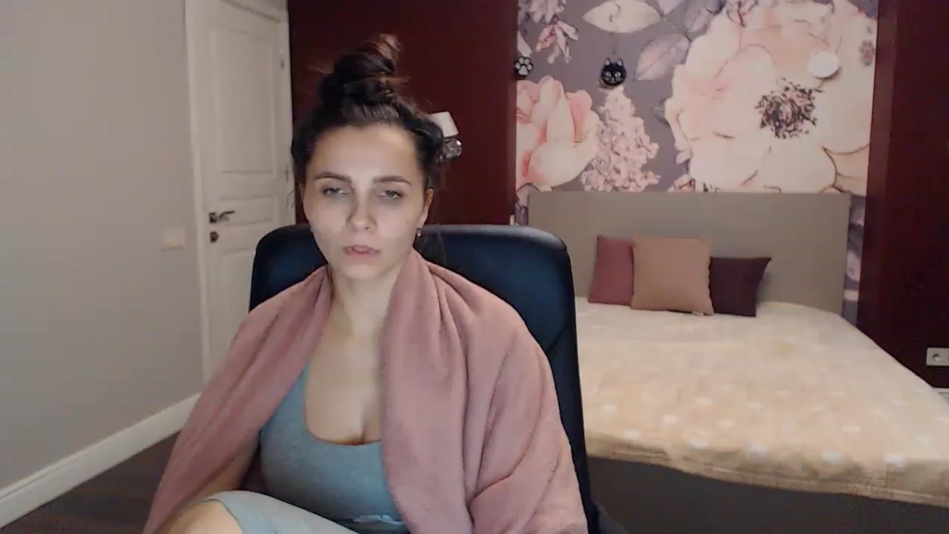 Gallery image thumbnail from Karina_Mils's myfreecams stream on, 01/15/2023, 17:47 image 1 of 20