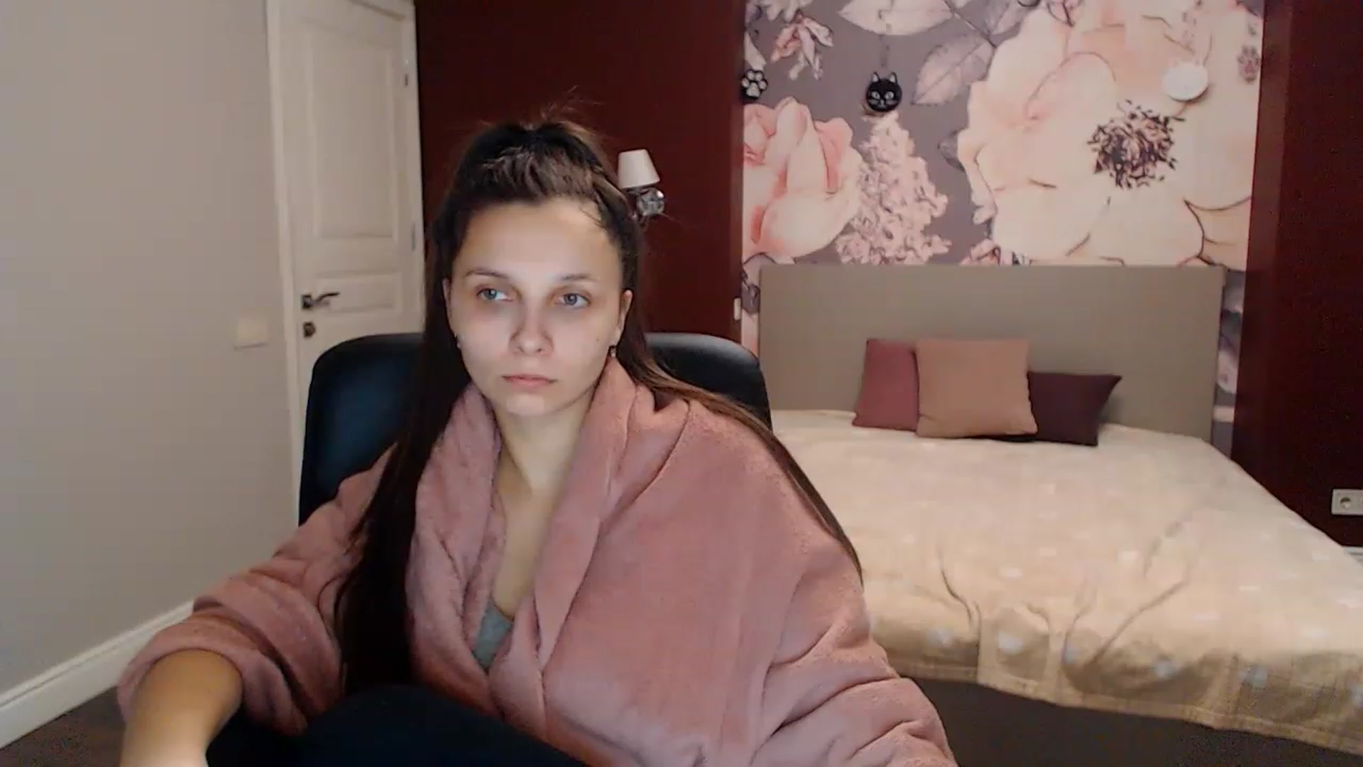 Gallery image thumbnail from Karina_Mils's myfreecams stream on, 01/16/2023, 07:48 image 1 of 20