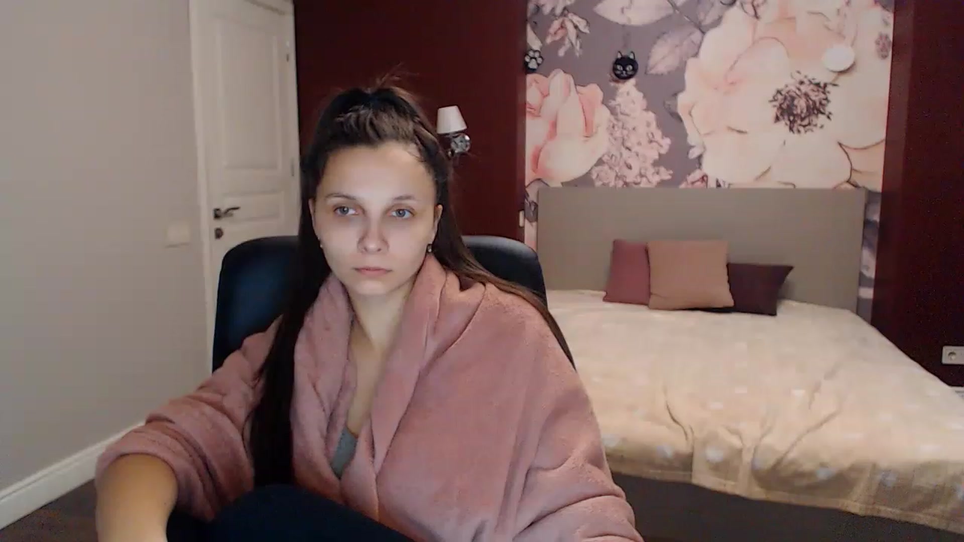 Gallery image thumbnail from Karina_Mils's myfreecams stream on, 01/16/2023, 07:48 image 7 of 20