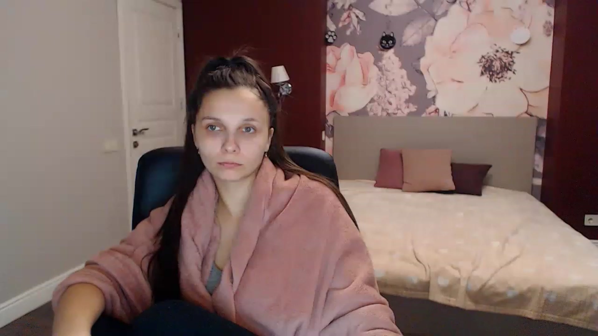 Gallery image thumbnail from Karina_Mils's myfreecams stream on, 01/16/2023, 07:48 image 6 of 20