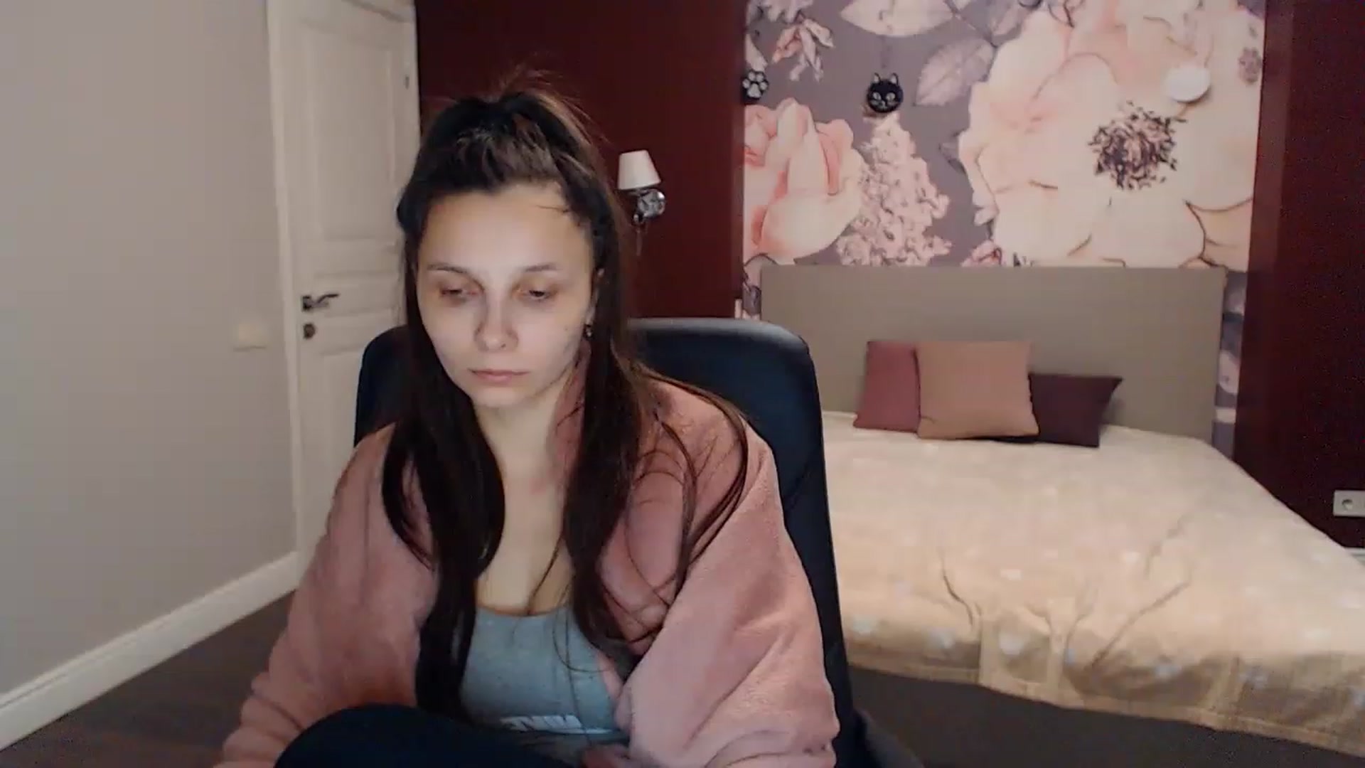 Gallery image thumbnail from Karina_Mils's myfreecams stream on, 01/16/2023, 07:48 image 16 of 20
