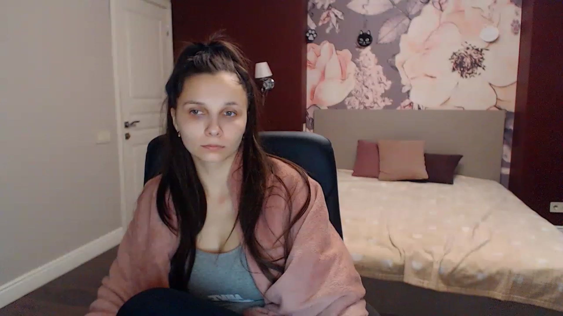 Gallery image thumbnail from Karina_Mils's myfreecams stream on, 01/16/2023, 07:48 image 15 of 20