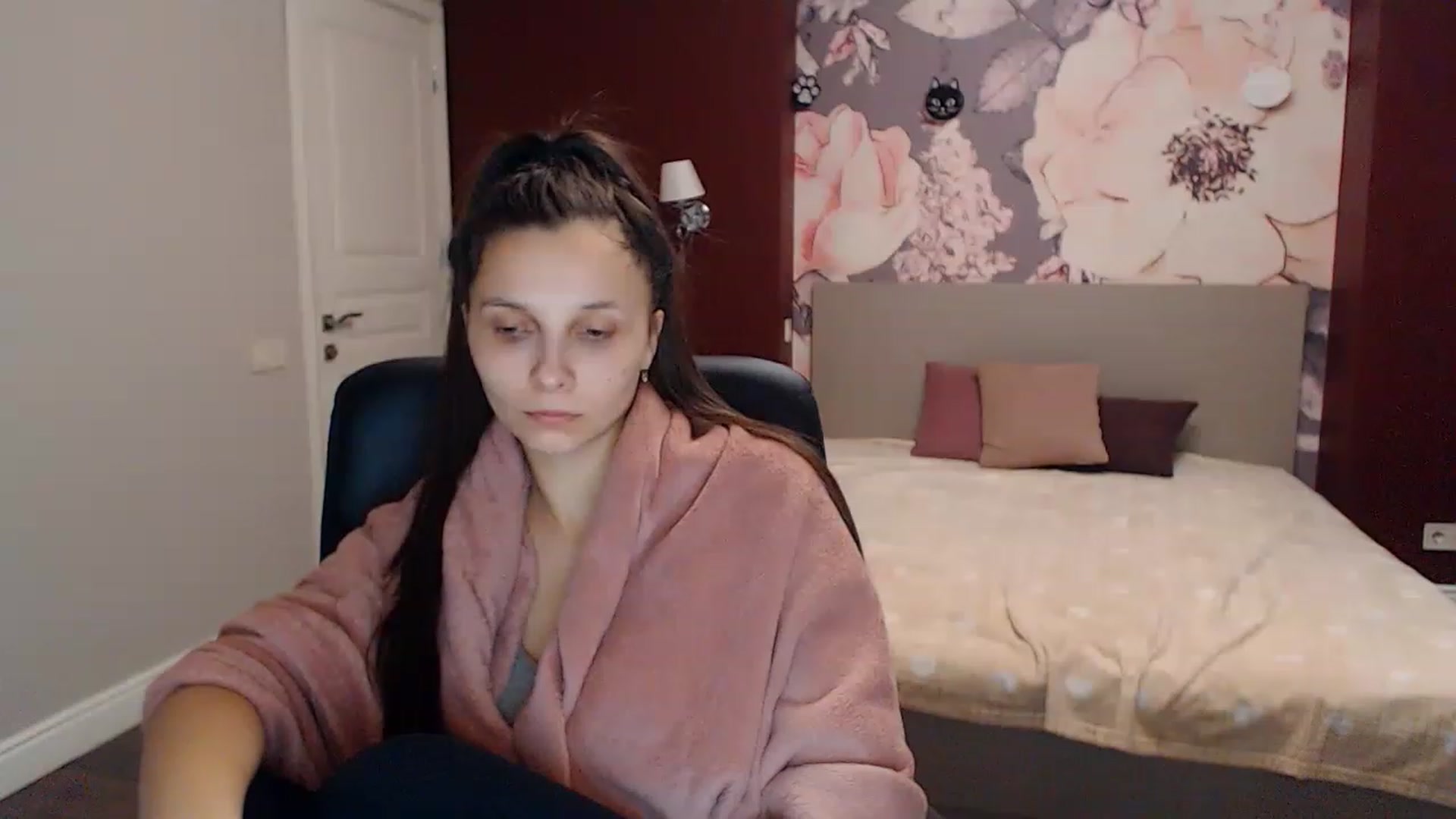 Gallery image thumbnail from Karina_Mils's myfreecams stream on, 01/16/2023, 07:48 image 8 of 20