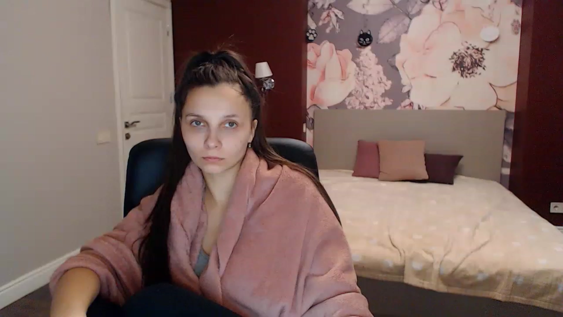 Gallery image thumbnail from Karina_Mils's myfreecams stream on, 01/16/2023, 07:48 image 3 of 20