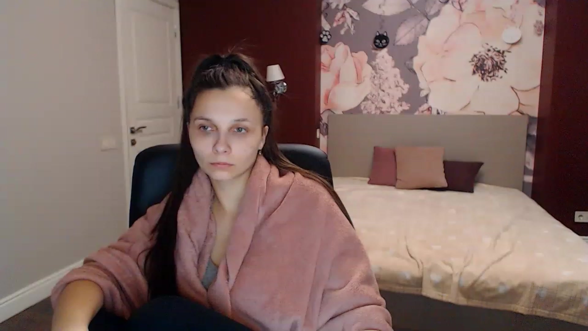 Gallery image thumbnail from Karina_Mils's myfreecams stream on, 01/16/2023, 07:48 image 4 of 20