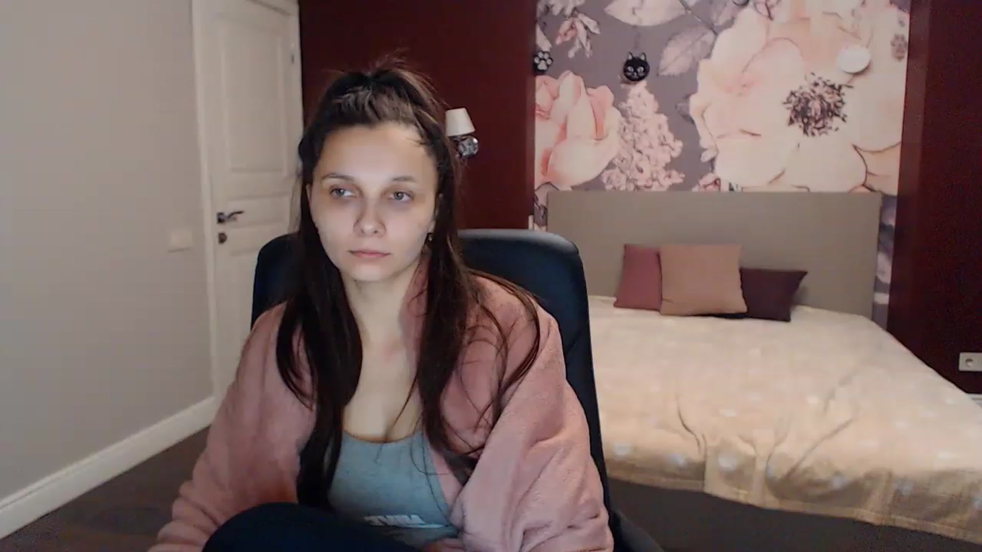 Gallery image thumbnail from Karina_Mils's myfreecams stream on, 01/16/2023, 07:48 image 14 of 20