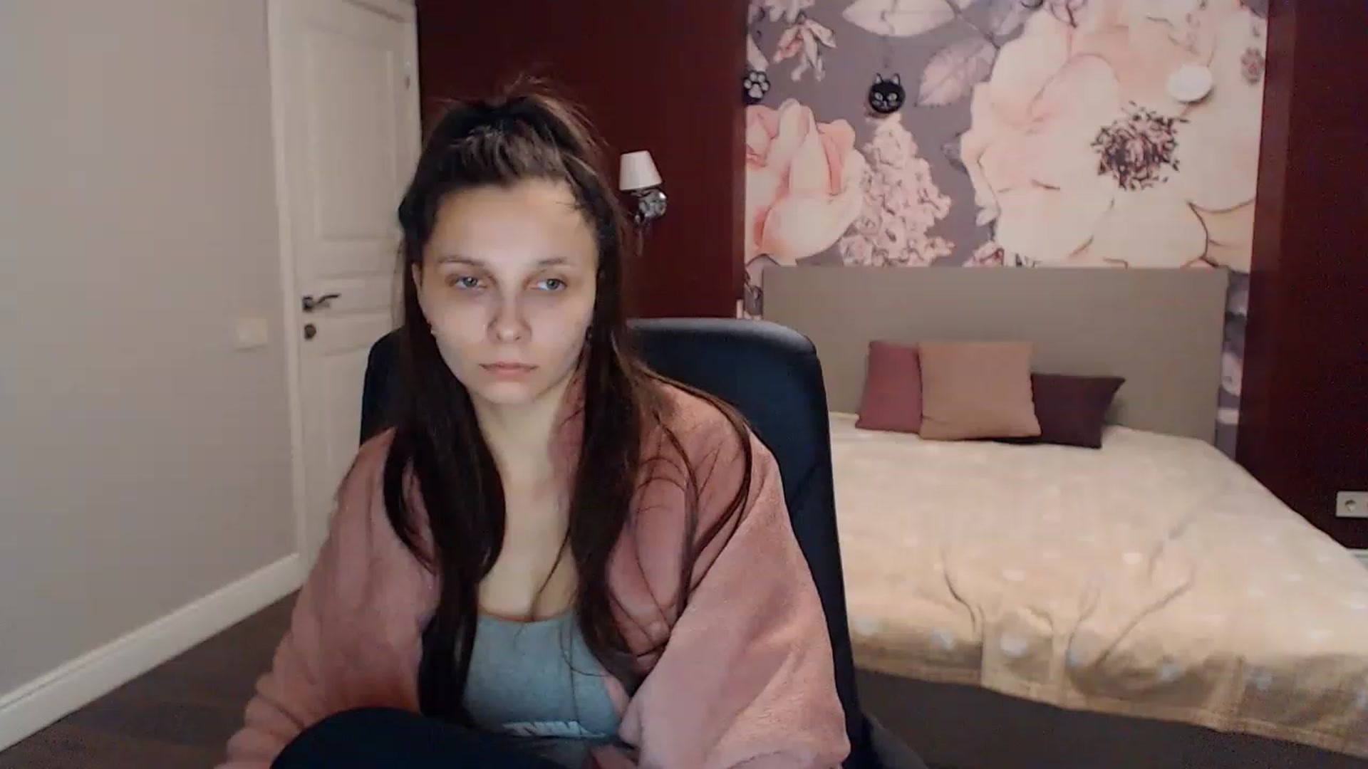 Gallery image thumbnail from Karina_Mils's myfreecams stream on, 01/16/2023, 07:48 image 17 of 20