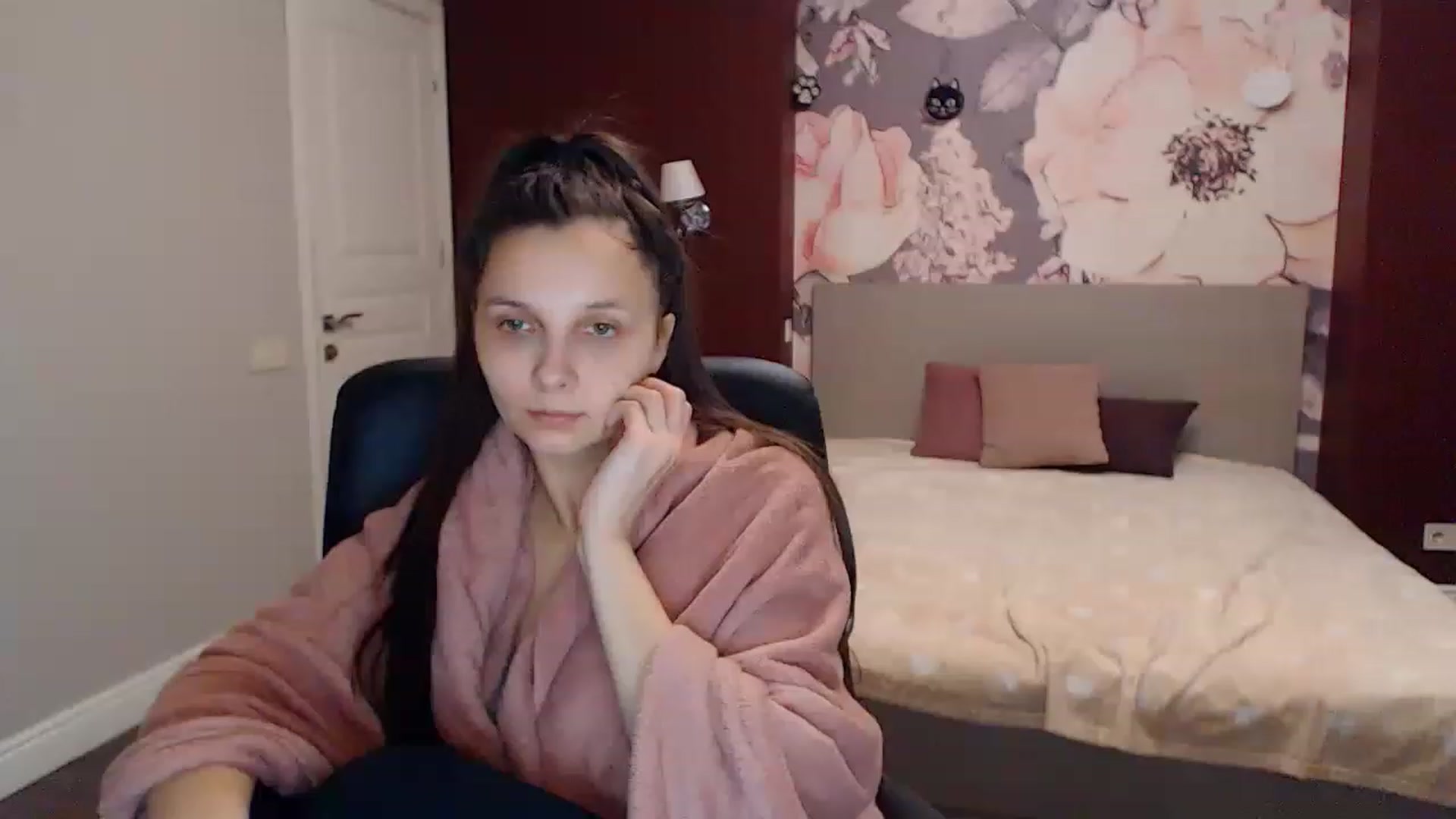 Gallery image thumbnail from Karina_Mils's myfreecams stream on, 01/16/2023, 07:48 image 10 of 20