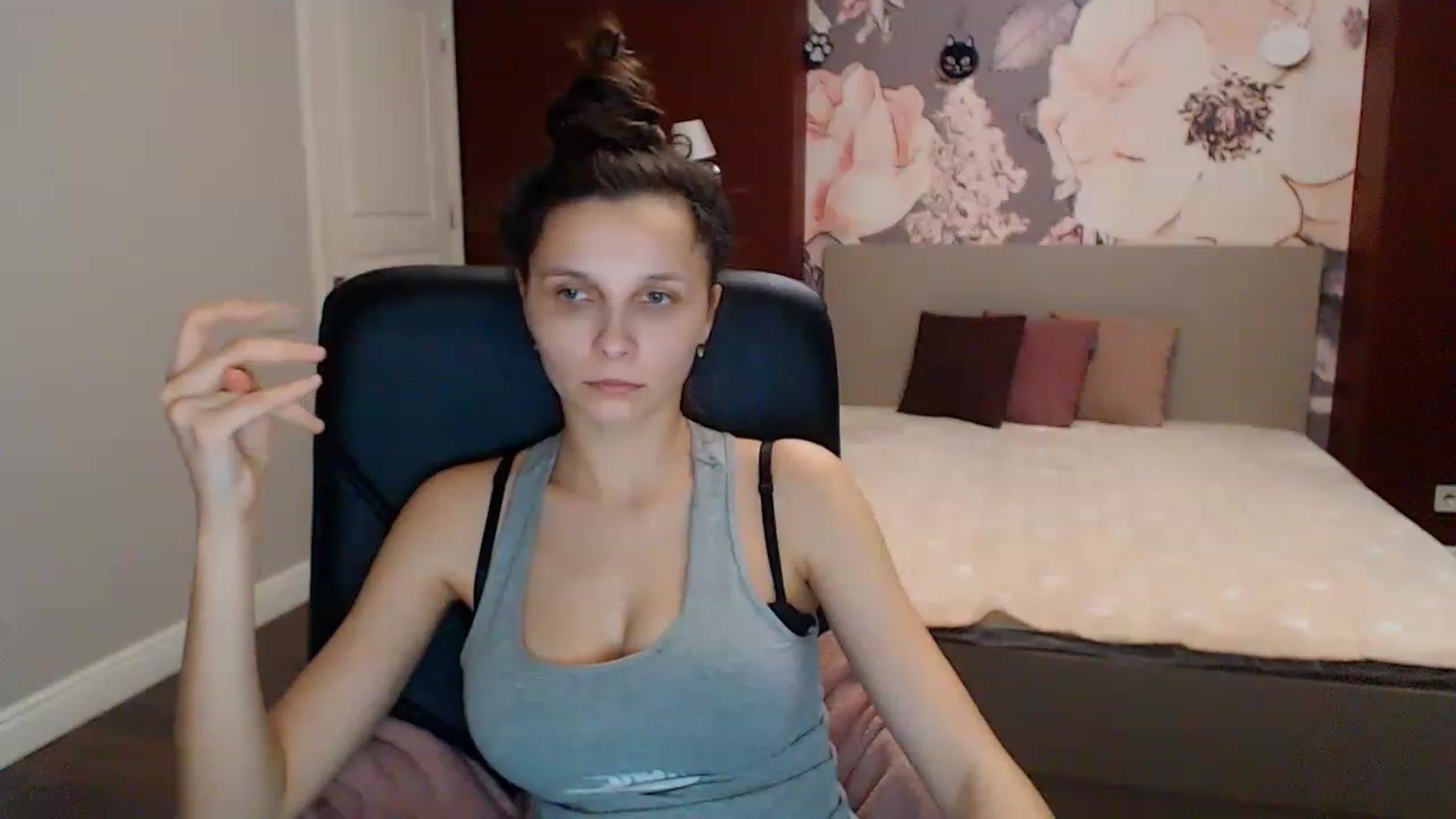 Gallery image thumbnail from Karina_Mils's myfreecams stream on, 01/16/2023, 12:04 image 11 of 20