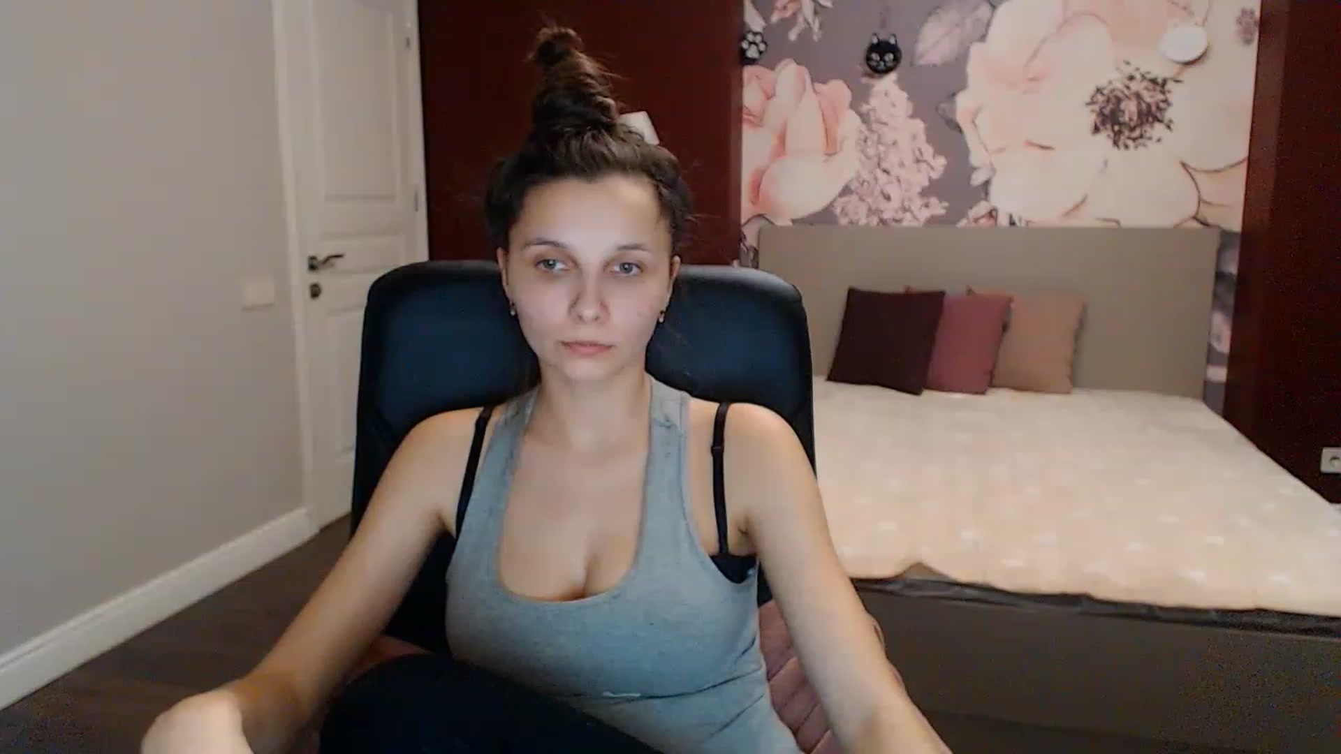 Gallery image thumbnail from Karina_Mils's myfreecams stream on, 01/16/2023, 12:04 image 8 of 20