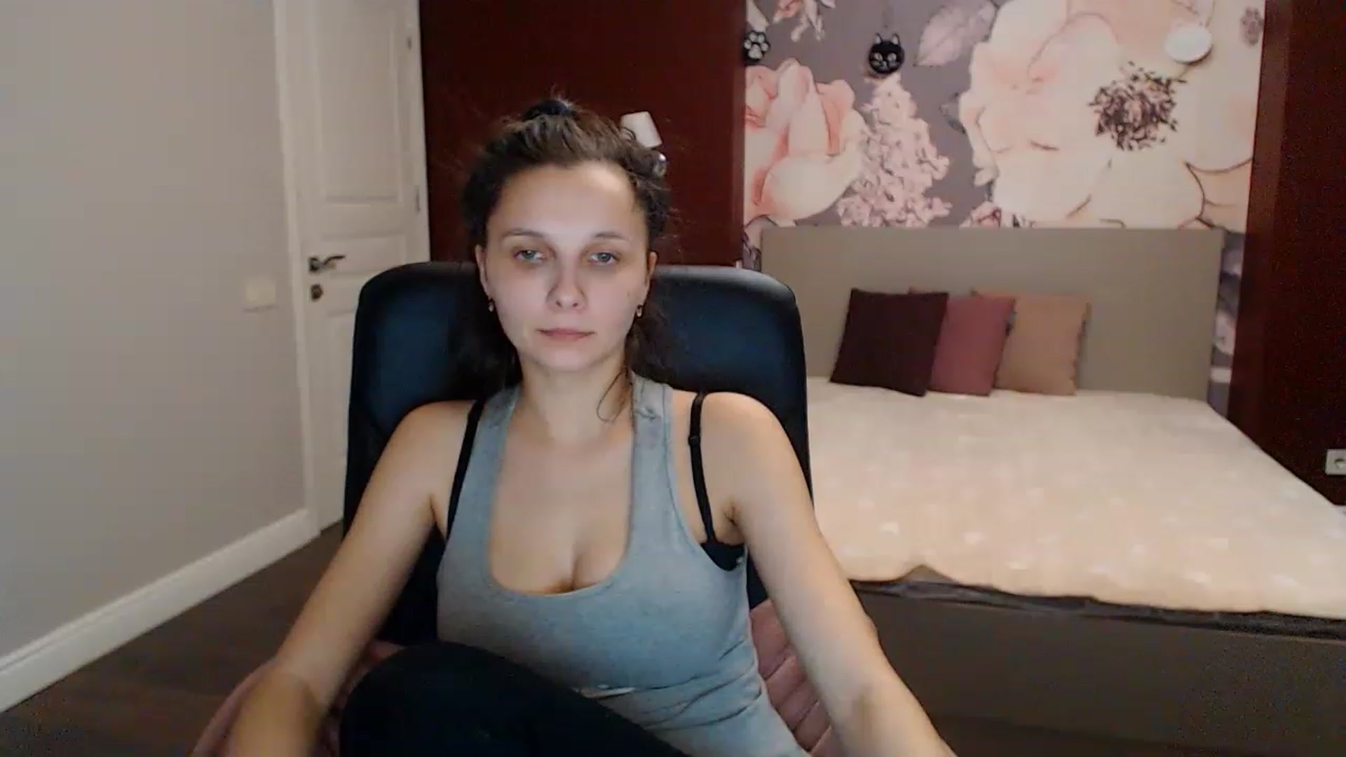 Gallery image thumbnail from Karina_Mils's myfreecams stream on, 01/16/2023, 12:04 image 5 of 20