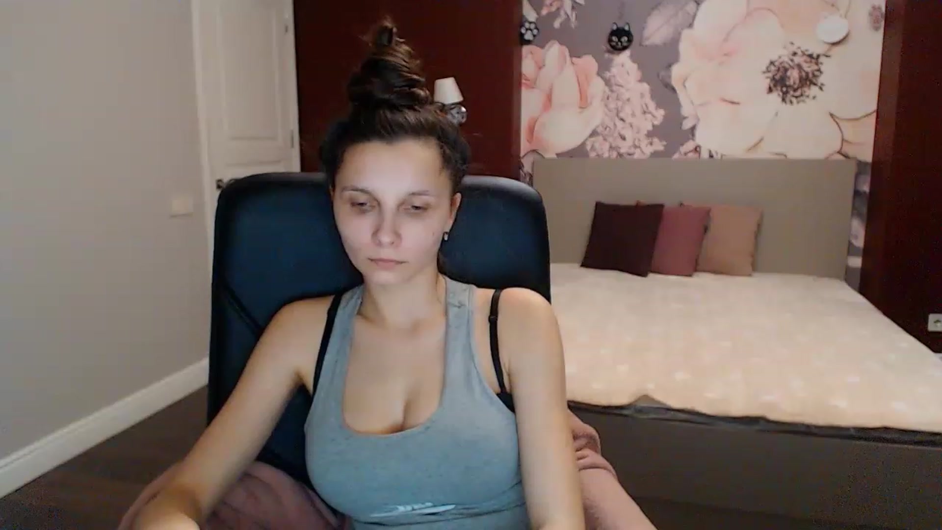 Gallery image thumbnail from Karina_Mils's myfreecams stream on, 01/16/2023, 12:04 image 13 of 20