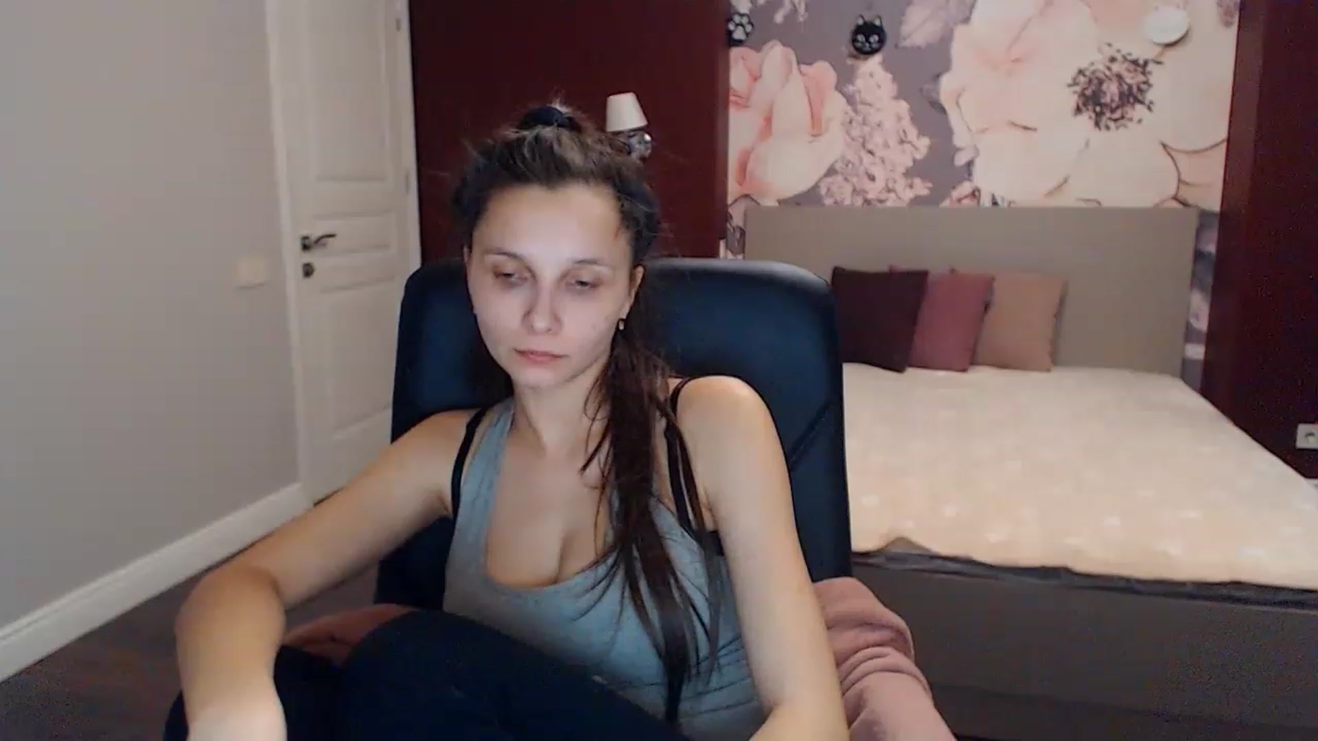 Gallery image thumbnail from Karina_Mils's myfreecams stream on, 01/16/2023, 12:04 image 4 of 20