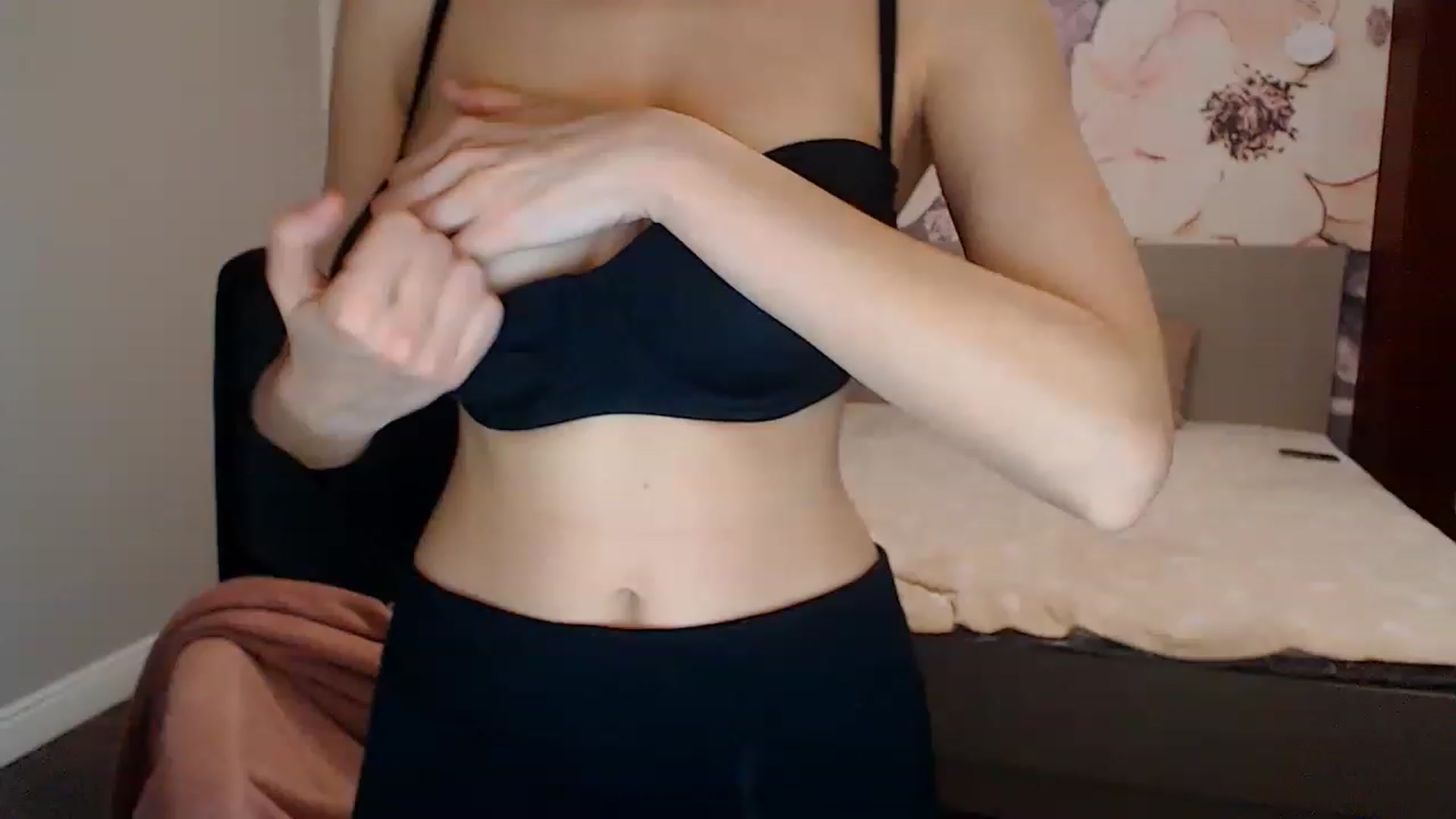 Gallery image thumbnail from Karina_Mils's myfreecams stream on, 01/17/2023, 08:00 image 1 of 20