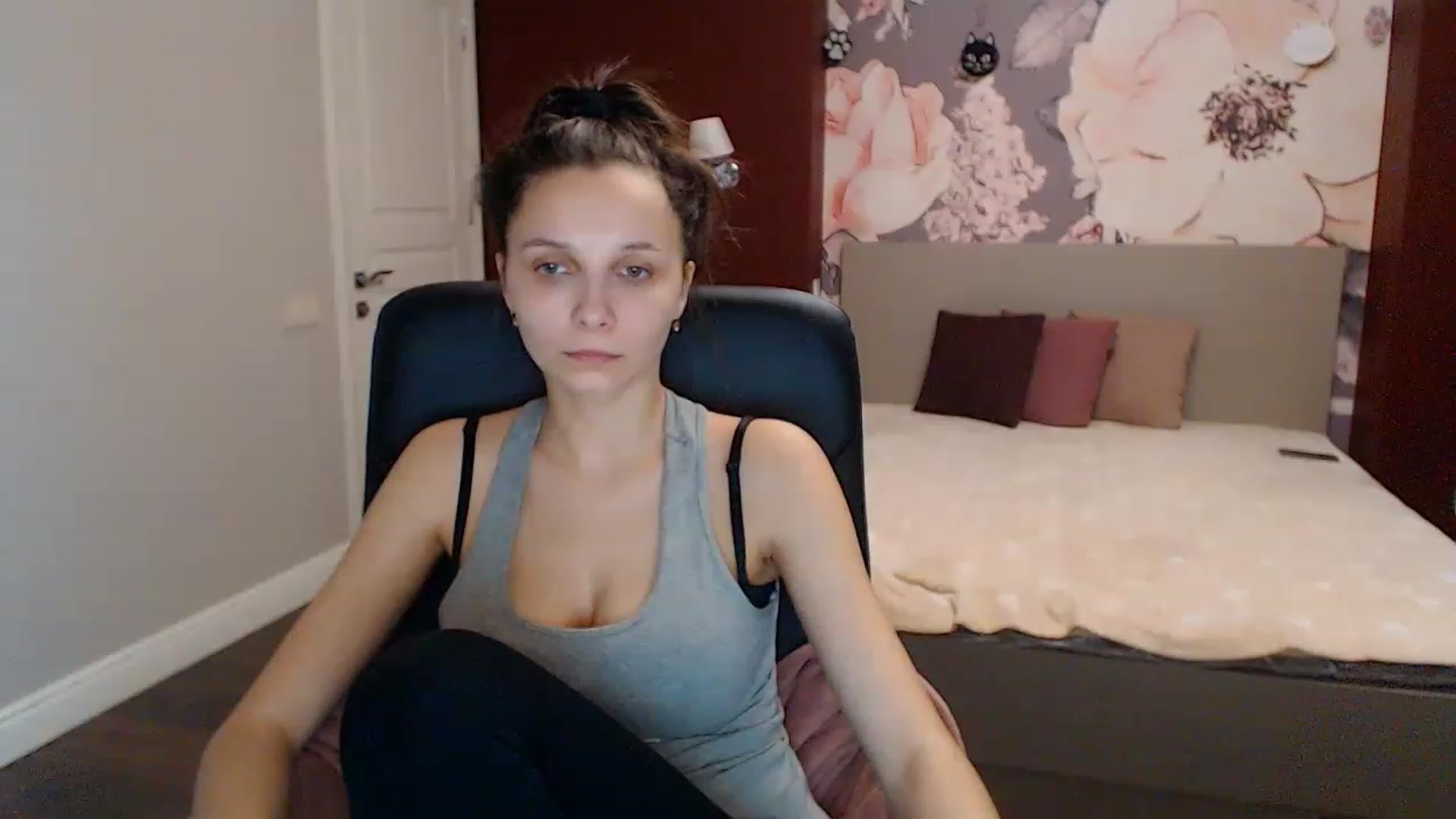 Gallery image thumbnail from Karina_Mils's myfreecams stream on, 01/17/2023, 08:00 image 7 of 20