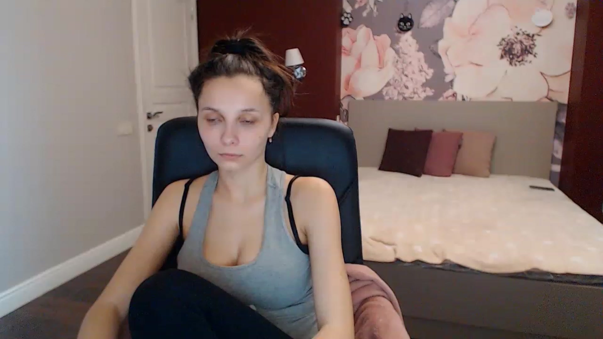 Gallery image thumbnail from Karina_Mils's myfreecams stream on, 01/17/2023, 08:00 image 9 of 20