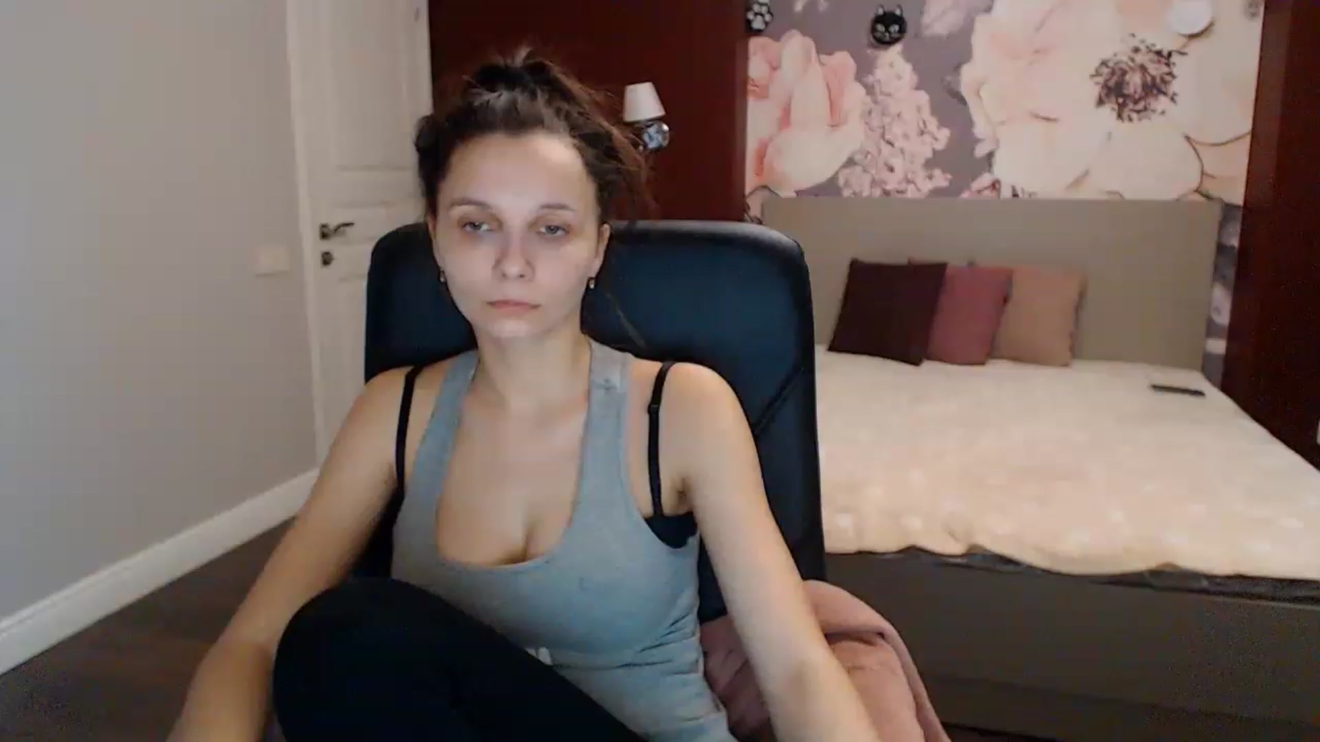 Gallery image thumbnail from Karina_Mils's myfreecams stream on, 01/17/2023, 08:26 image 11 of 20