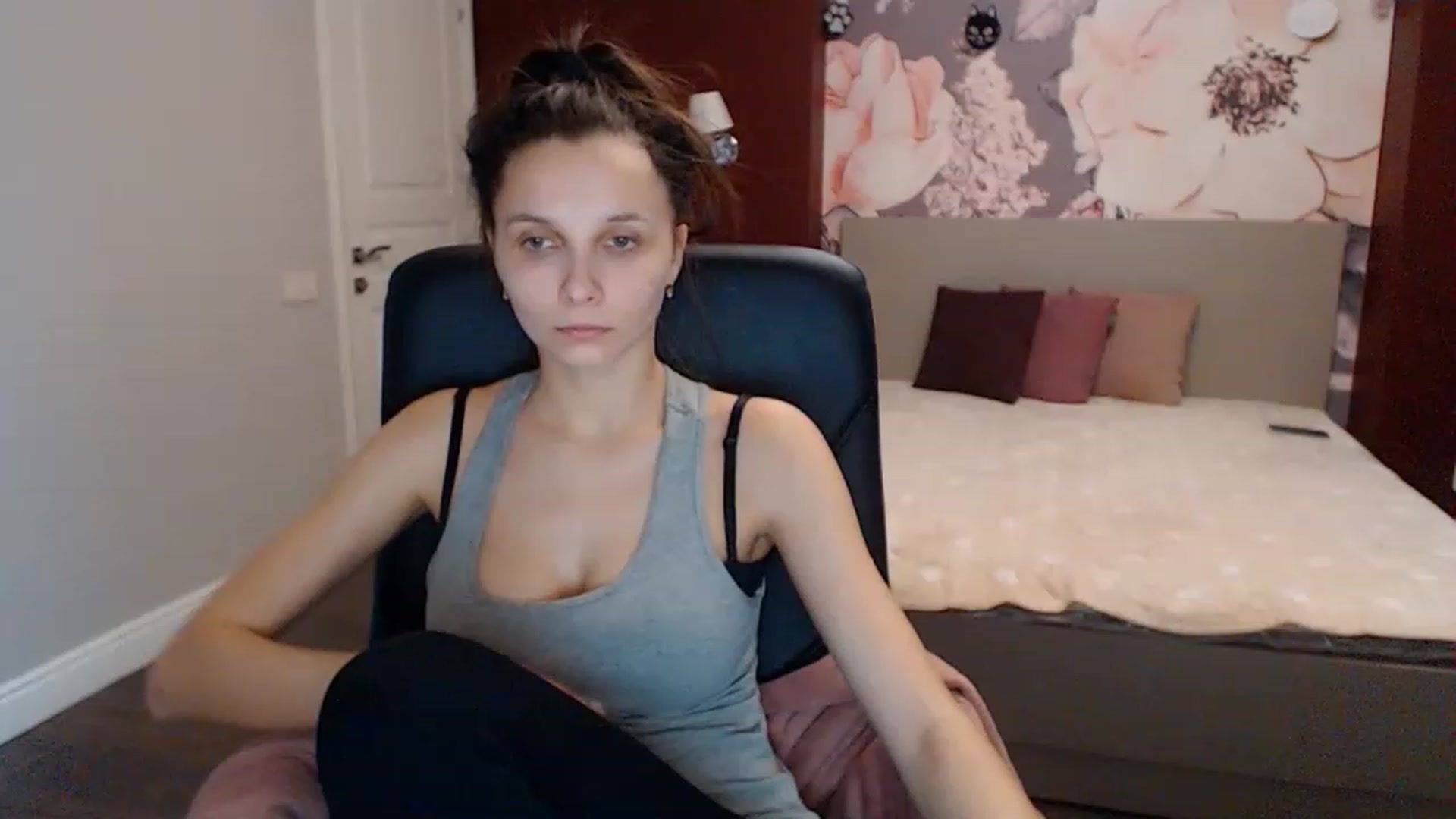 Gallery image thumbnail from Karina_Mils's myfreecams stream on, 01/17/2023, 08:26 image 1 of 20