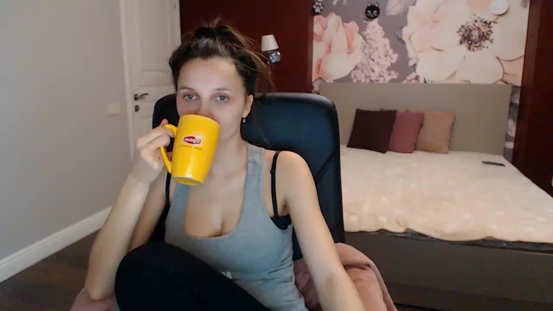 Gallery image thumbnail from Karina_Mils's myfreecams stream on, 01/17/2023, 08:26 image 10 of 20